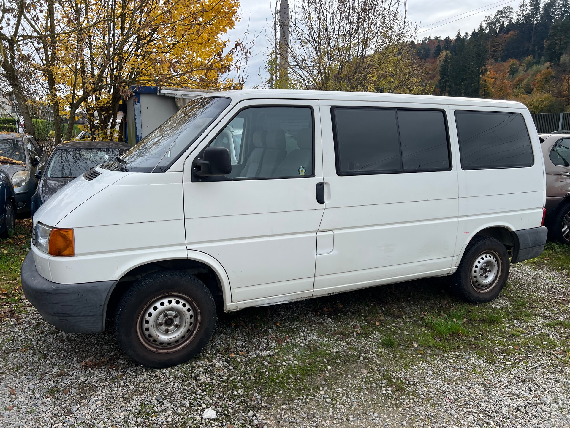 VW T4 2.0i 9 Plätze- frisch ab Mfk-image-4