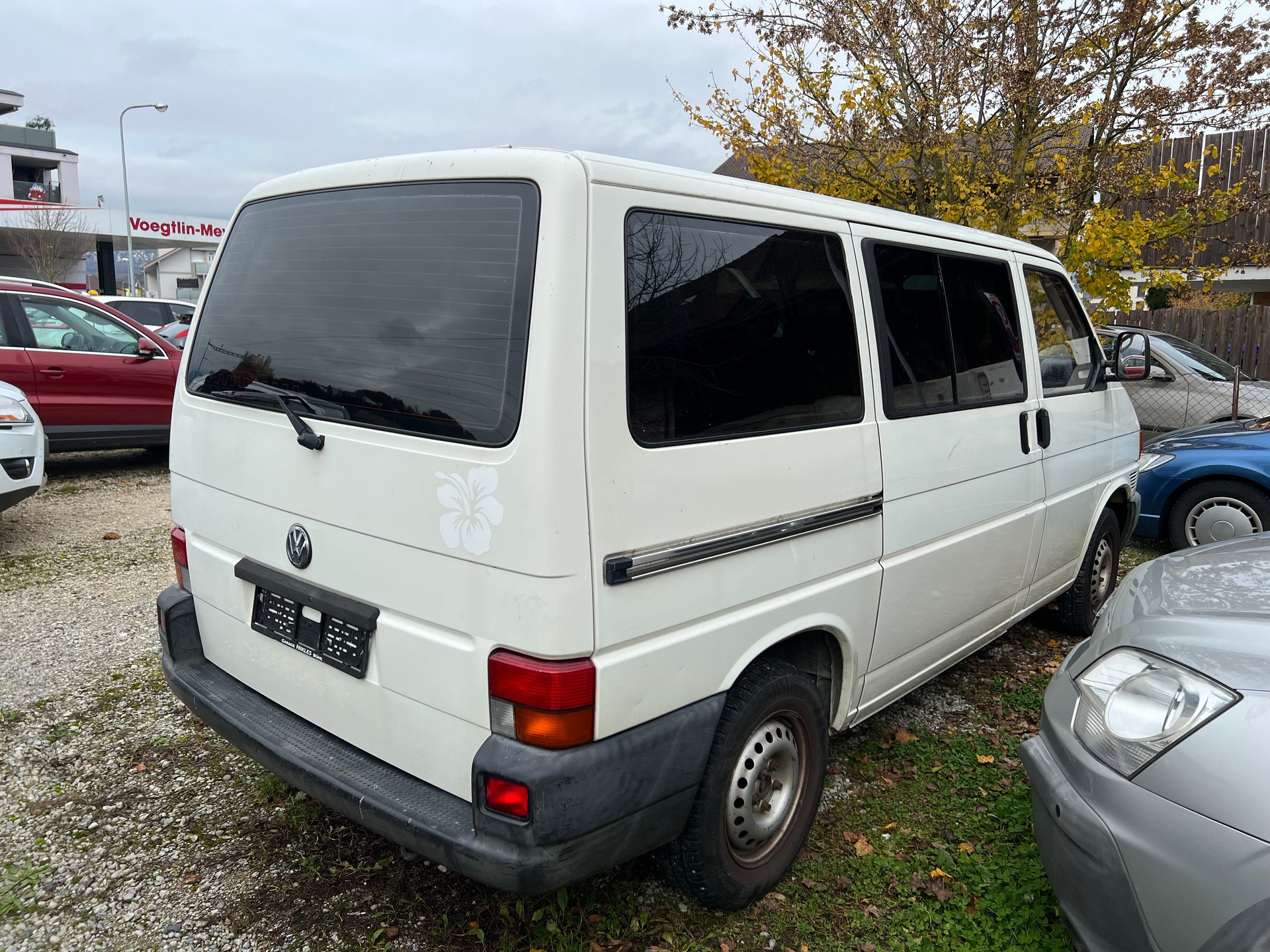 VW T4 2.0i 9 Plätze- frisch ab Mfk-showroom-element-2