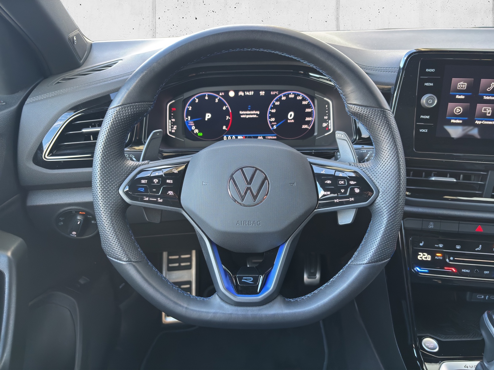 VW New T-Roc 2.0 TSI R DSG 4Motion mit Akrapovic & Winterräder-image-12