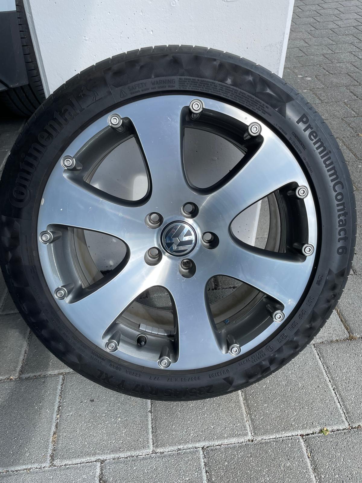 VW CrossTouran 2.0 TDI-image-5