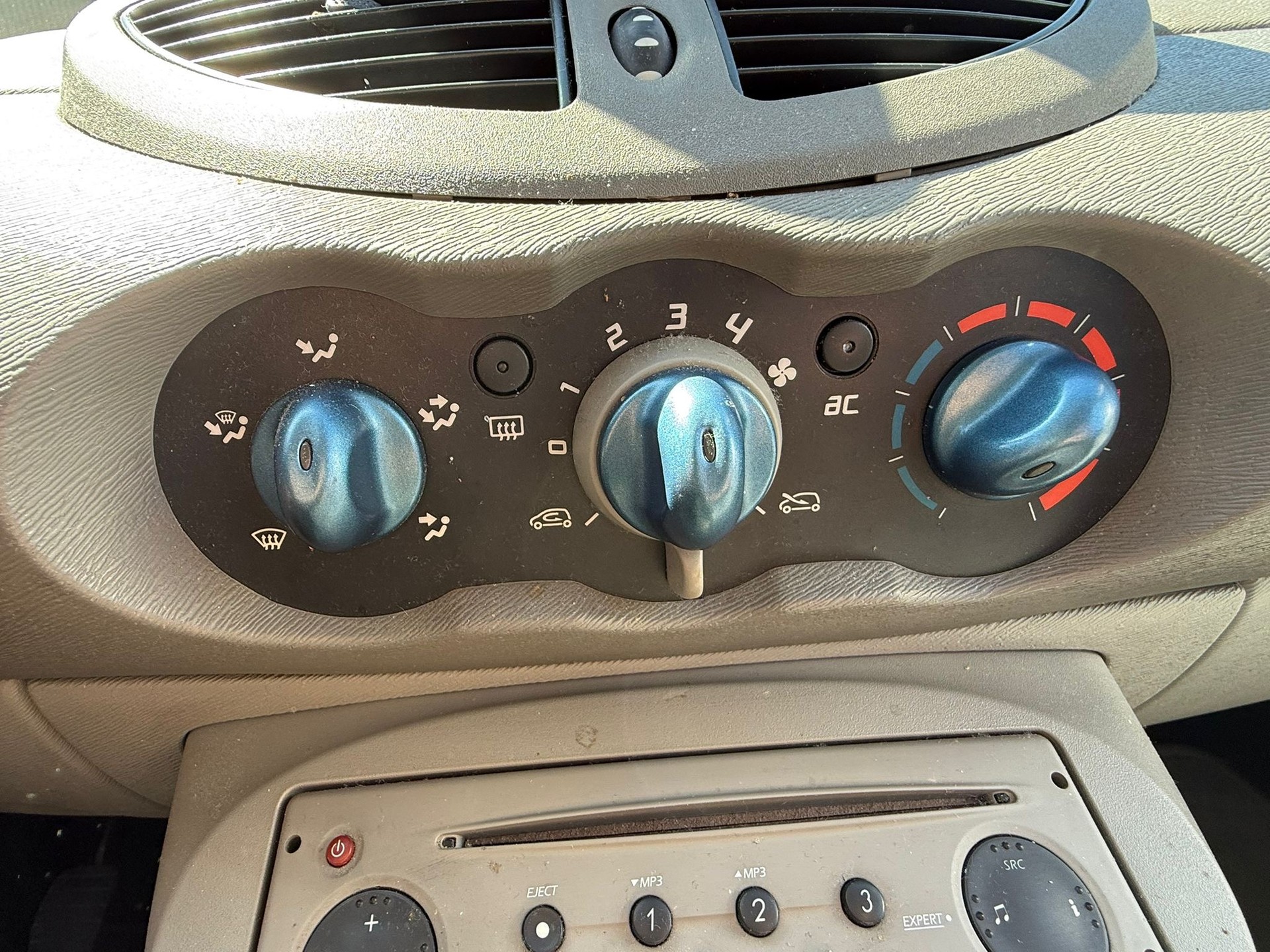 RENAULT Twingo 1.2 16V Initiale Quickshift-image-10