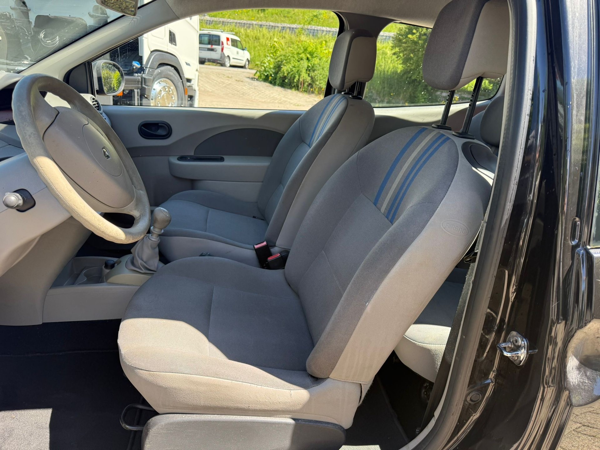 RENAULT Twingo 1.2 16V Initiale Quickshift-image-8