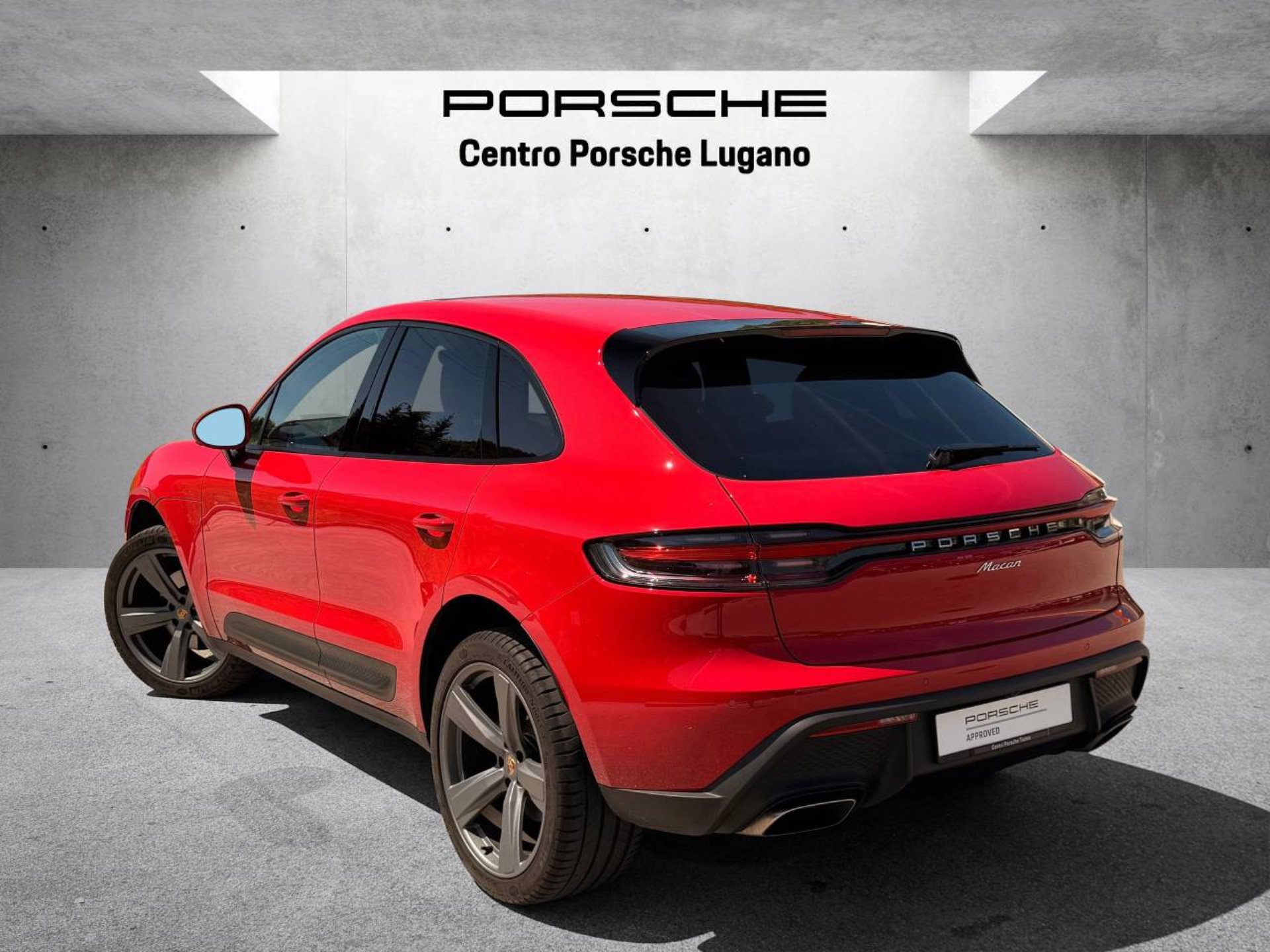 PORSCHE Macan-image-2