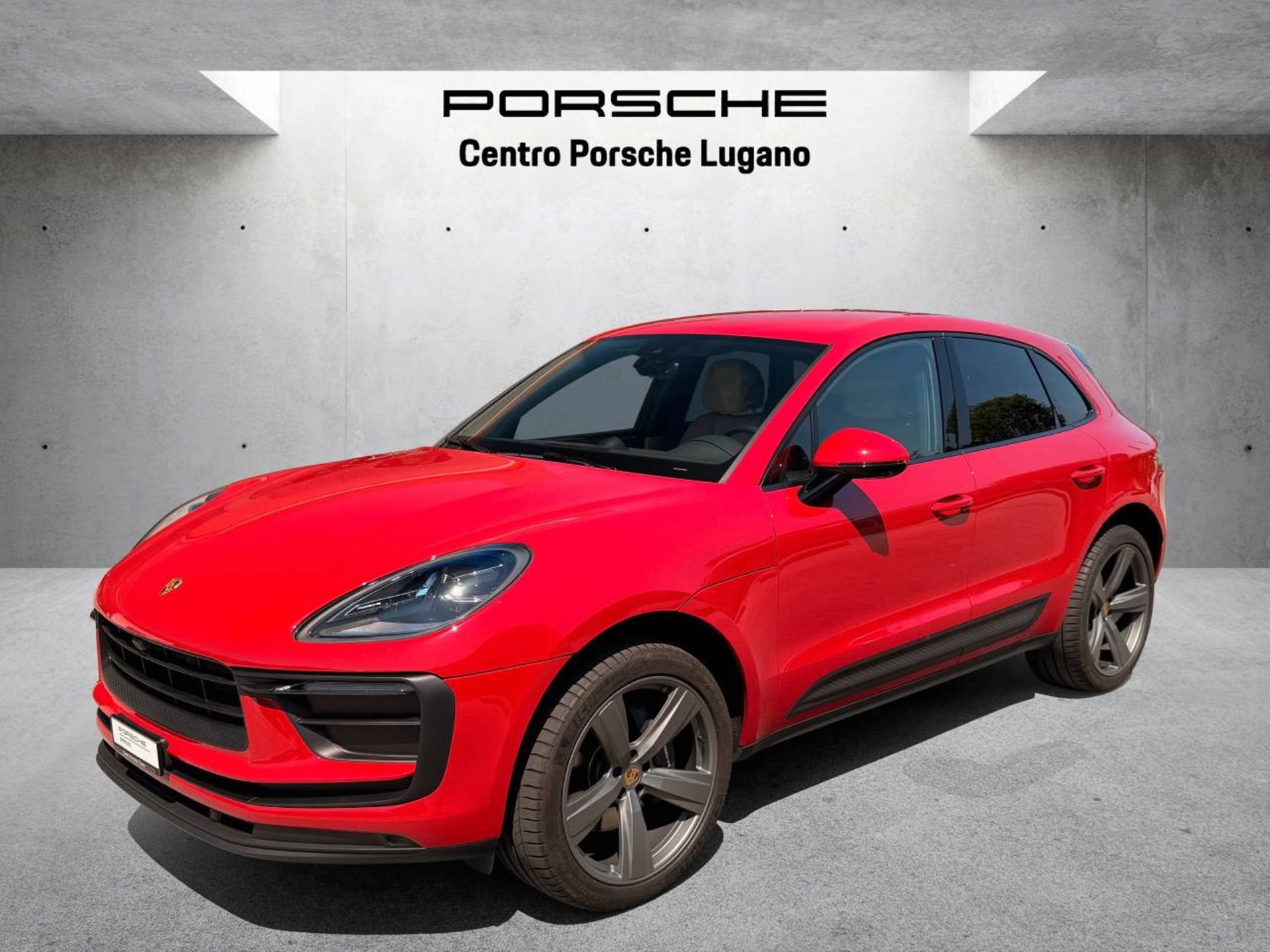PORSCHE Macan-image-8