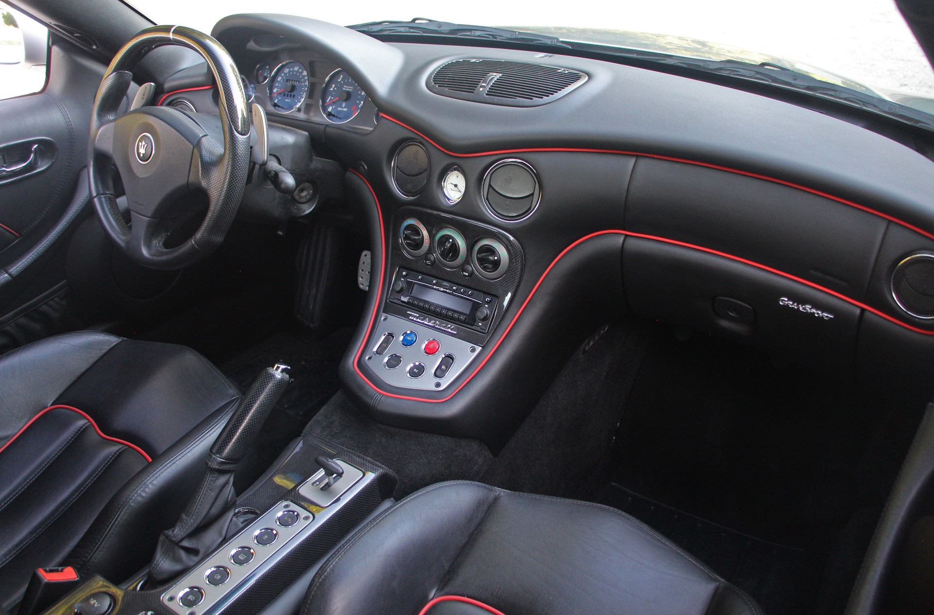 MASERATI Coupé GranSport-image-8