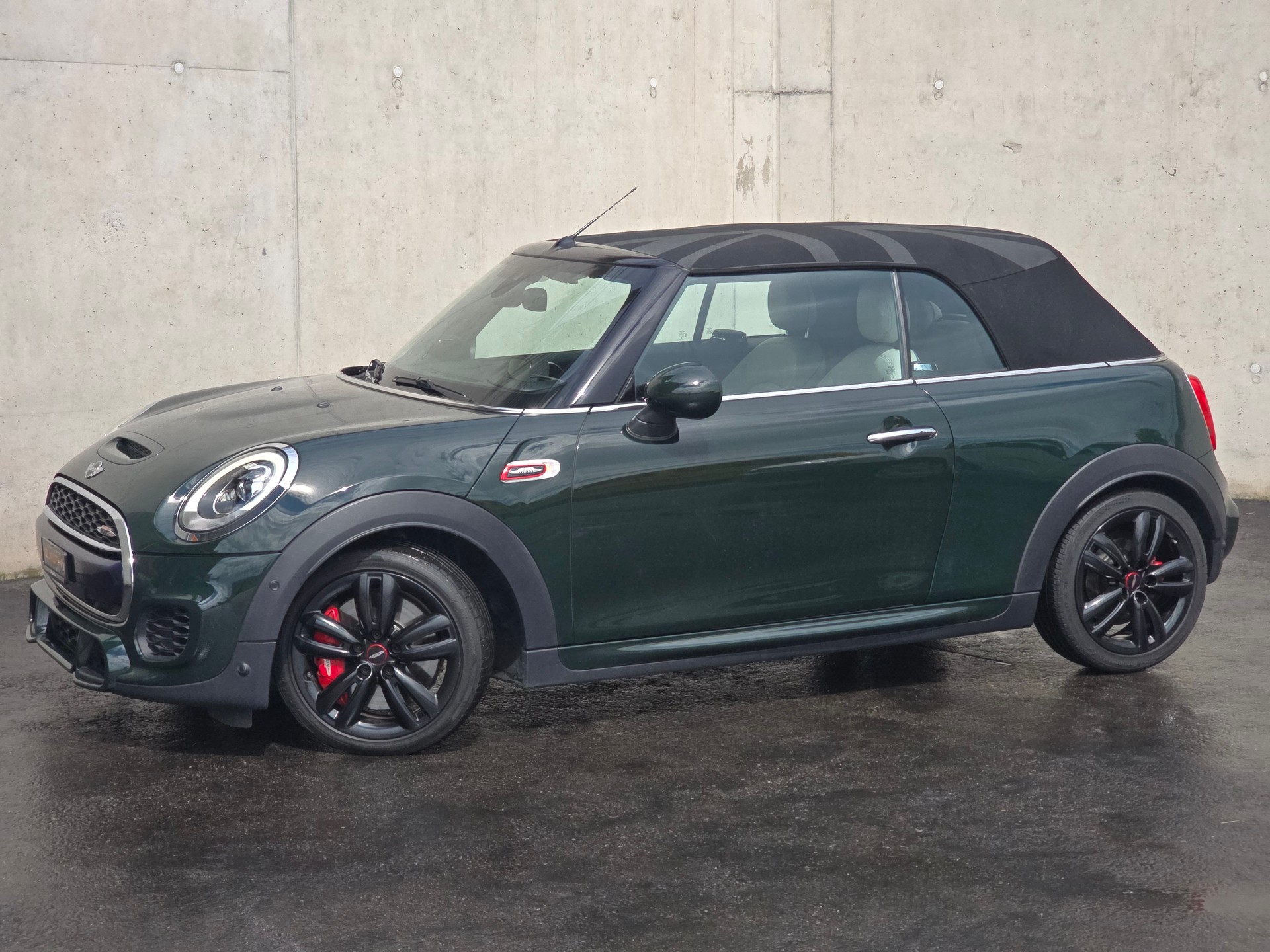 MINI Cooper John Cooper Works Cabriolet Steptronic-image-12