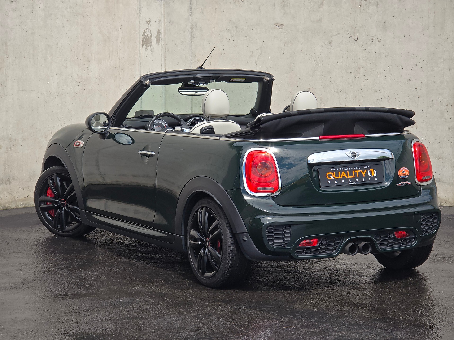 MINI Cooper John Cooper Works Cabriolet Steptronic-image-4
