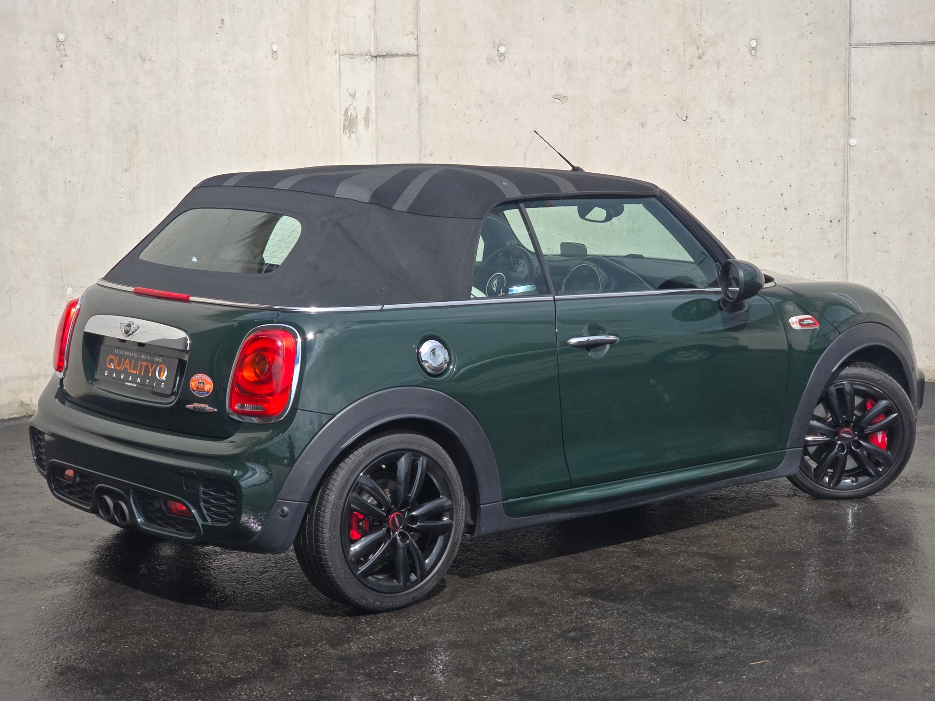 MINI Cooper John Cooper Works Cabriolet Steptronic-image-13