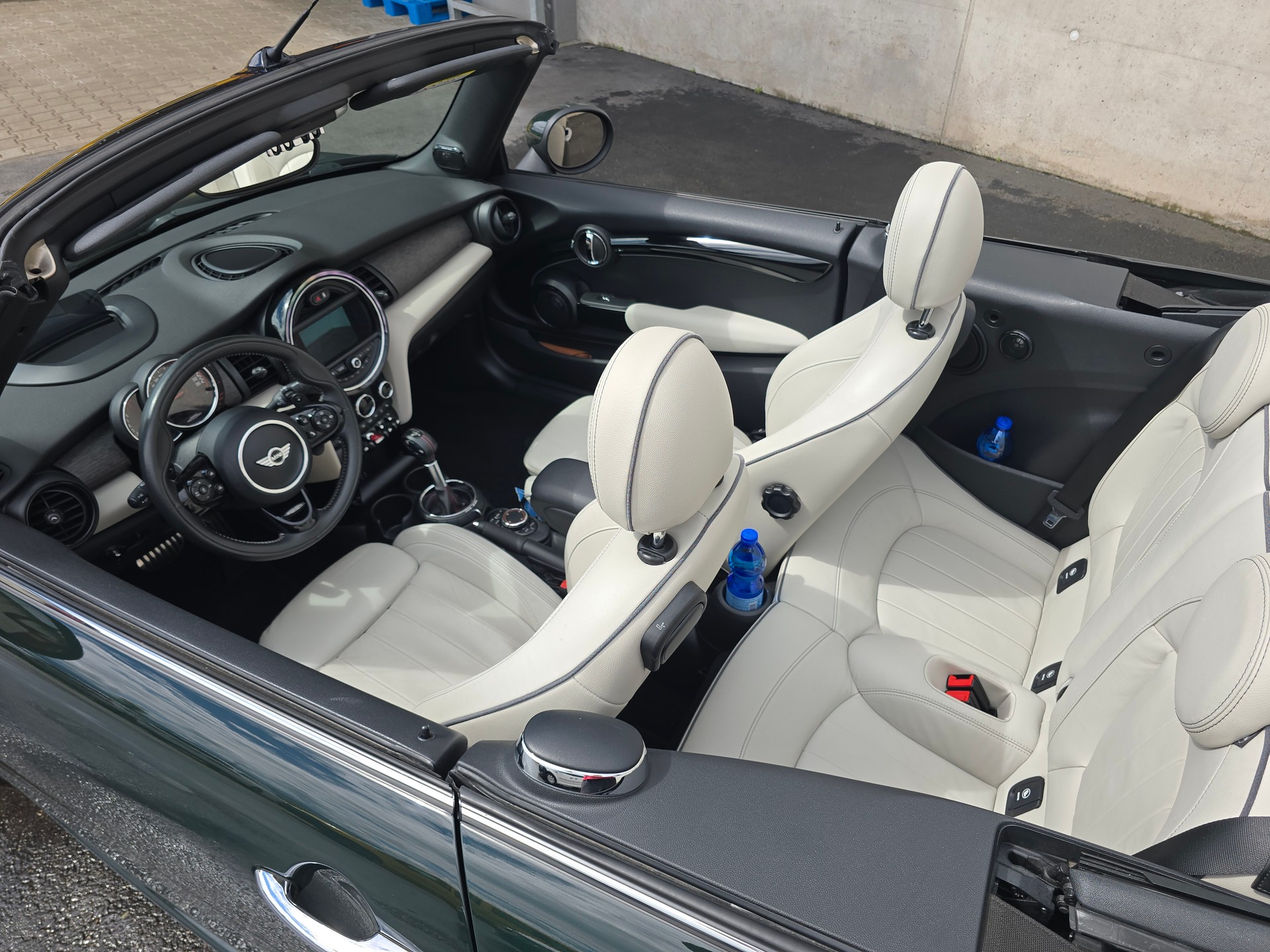 MINI Cooper John Cooper Works Cabriolet Steptronic-image-3
