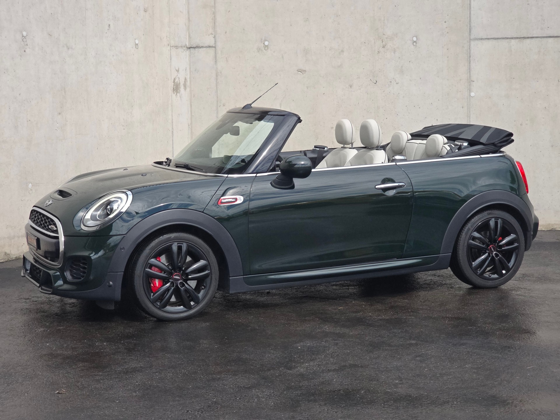MINI Cooper John Cooper Works Cabriolet Steptronic-image-6