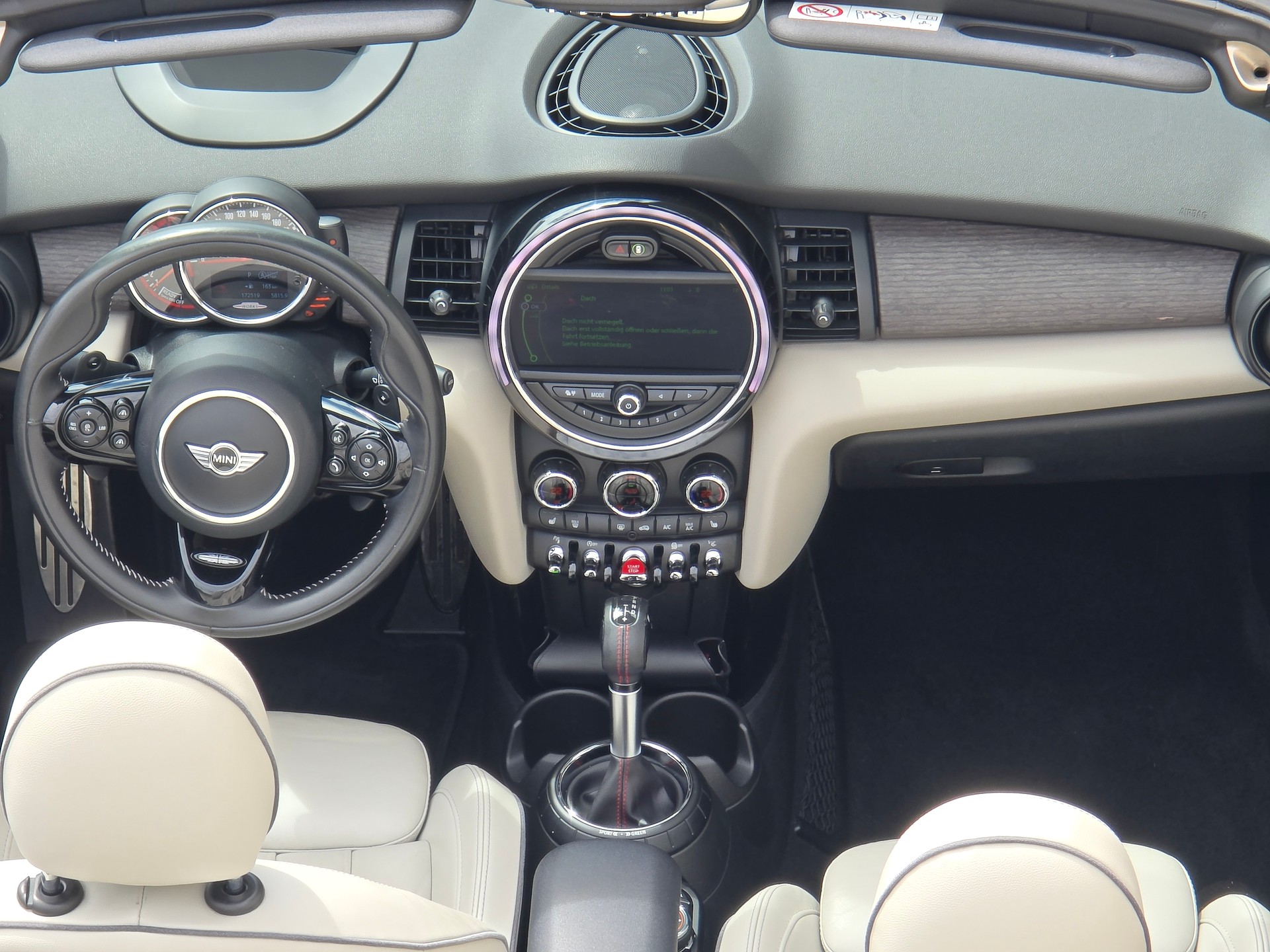 MINI Cooper John Cooper Works Cabriolet Steptronic-image-10