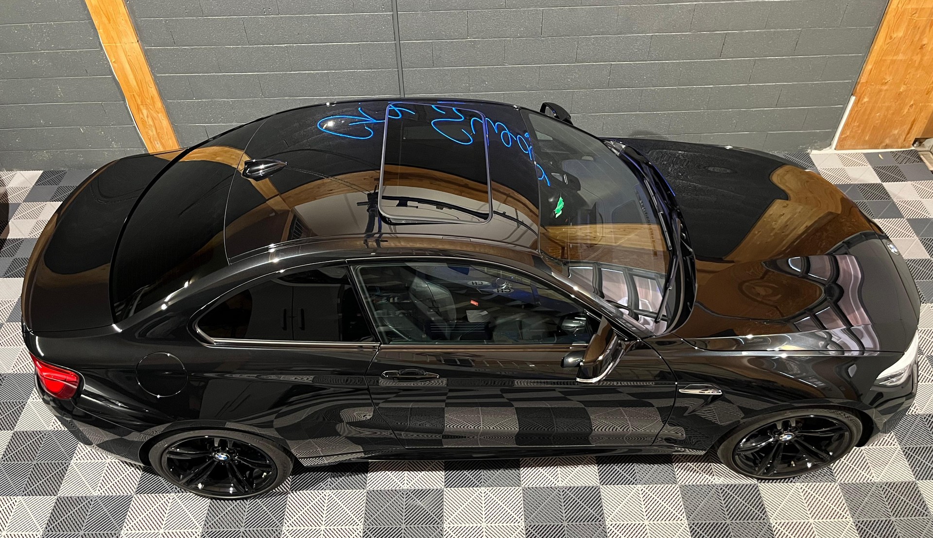 BMW M2 Drivelogic-showroom-element-1
