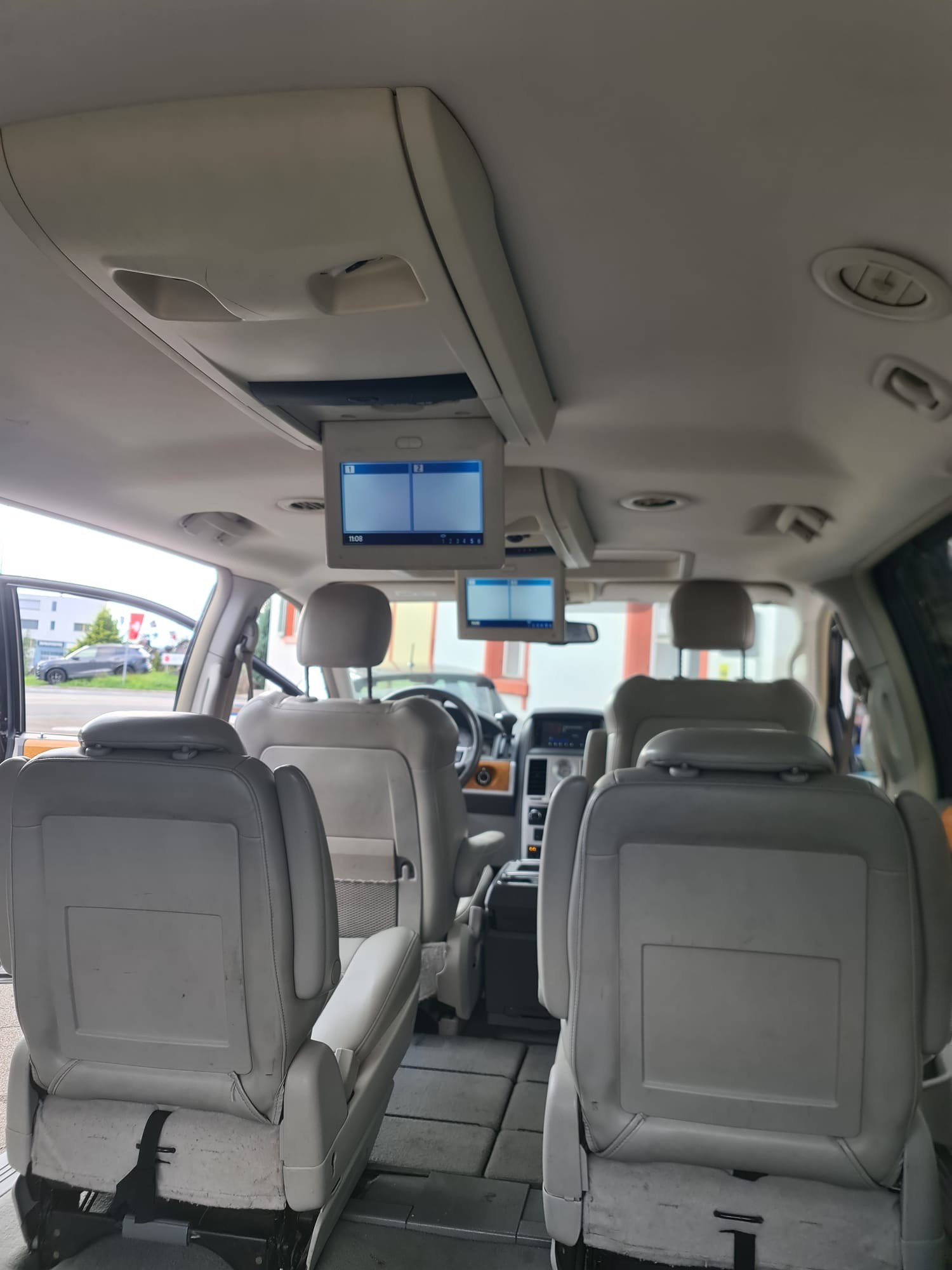 CHRYSLER TOWN COUNTRY Family 4.0l Benzin-image-12