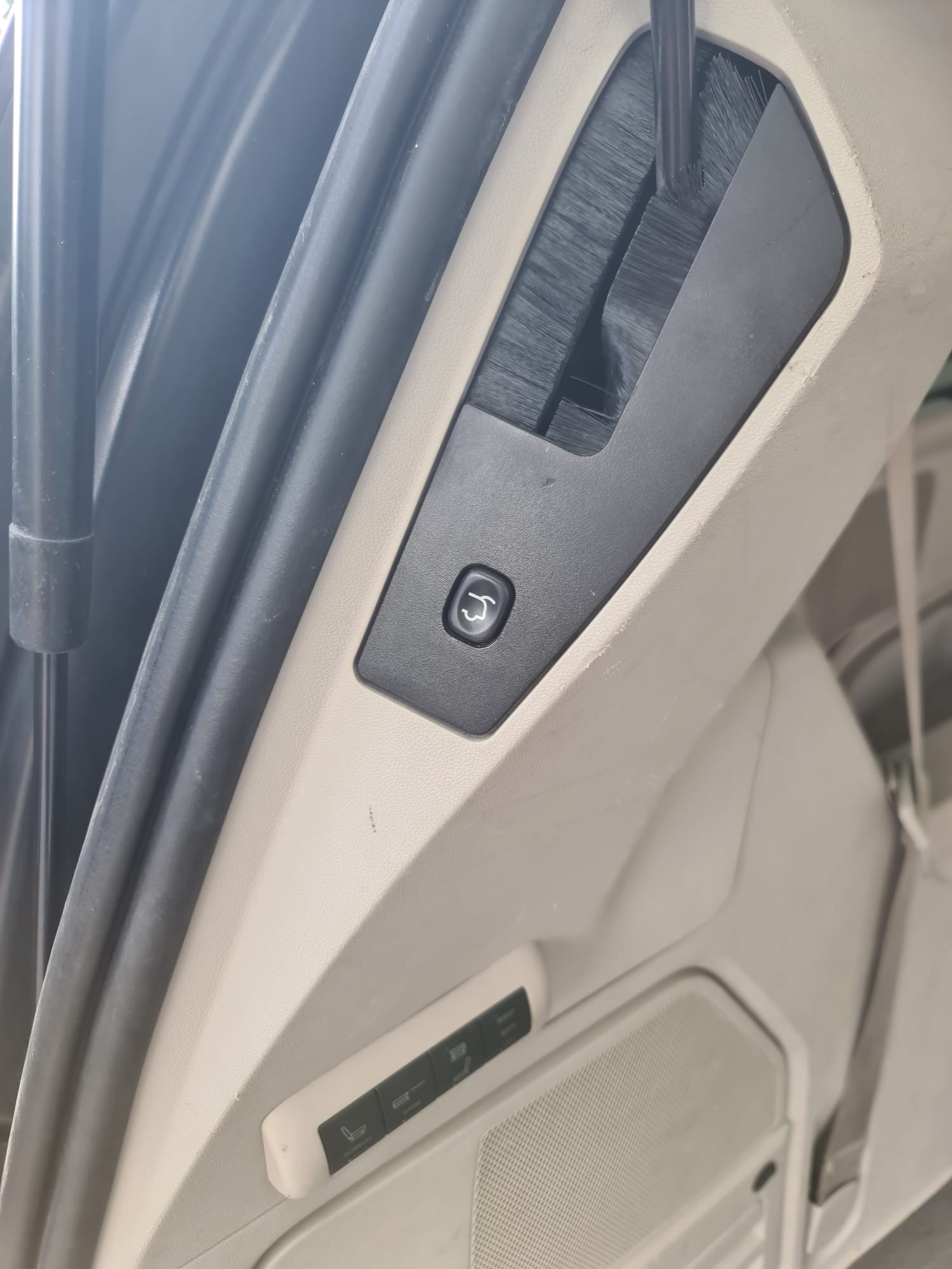 CHRYSLER TOWN COUNTRY Family 4.0l Benzin-image-15