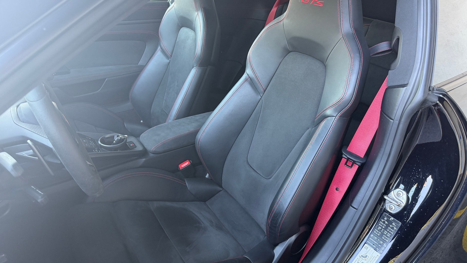 PORSCHE 911 Coupé 3.0 Carrera 4 GTS PDK-showroom-element-3