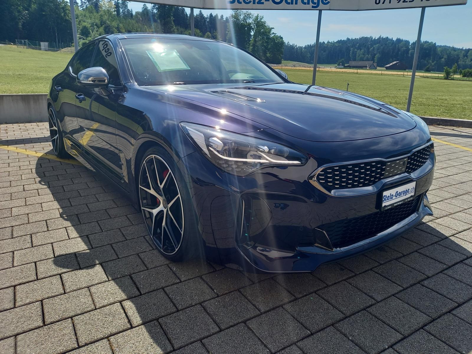 KIA Stinger 3.3 T-GDi GT Automat AWD-showroom-element-3