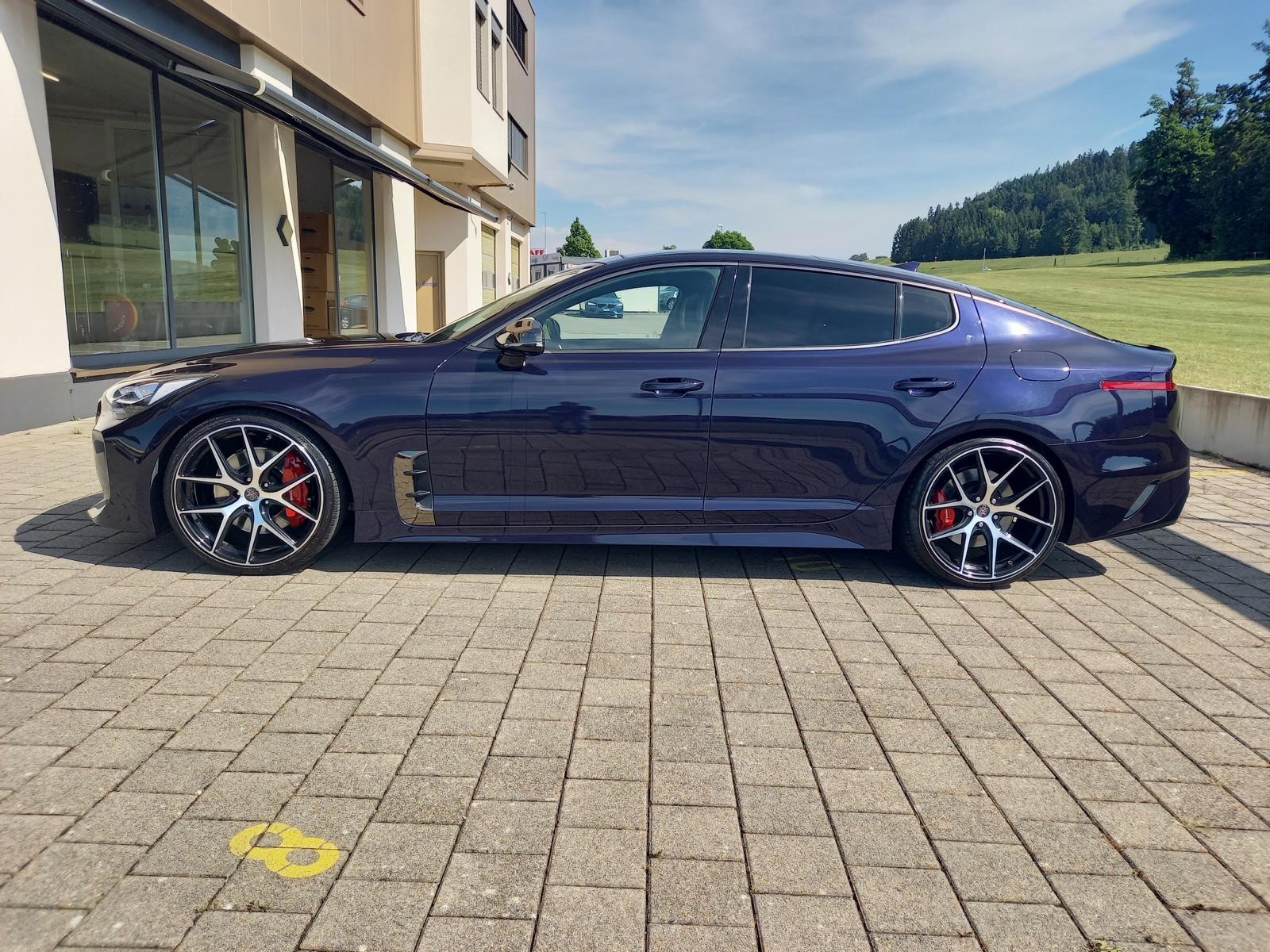 KIA Stinger 3.3 T-GDi GT Automat AWD-showroom-element-2