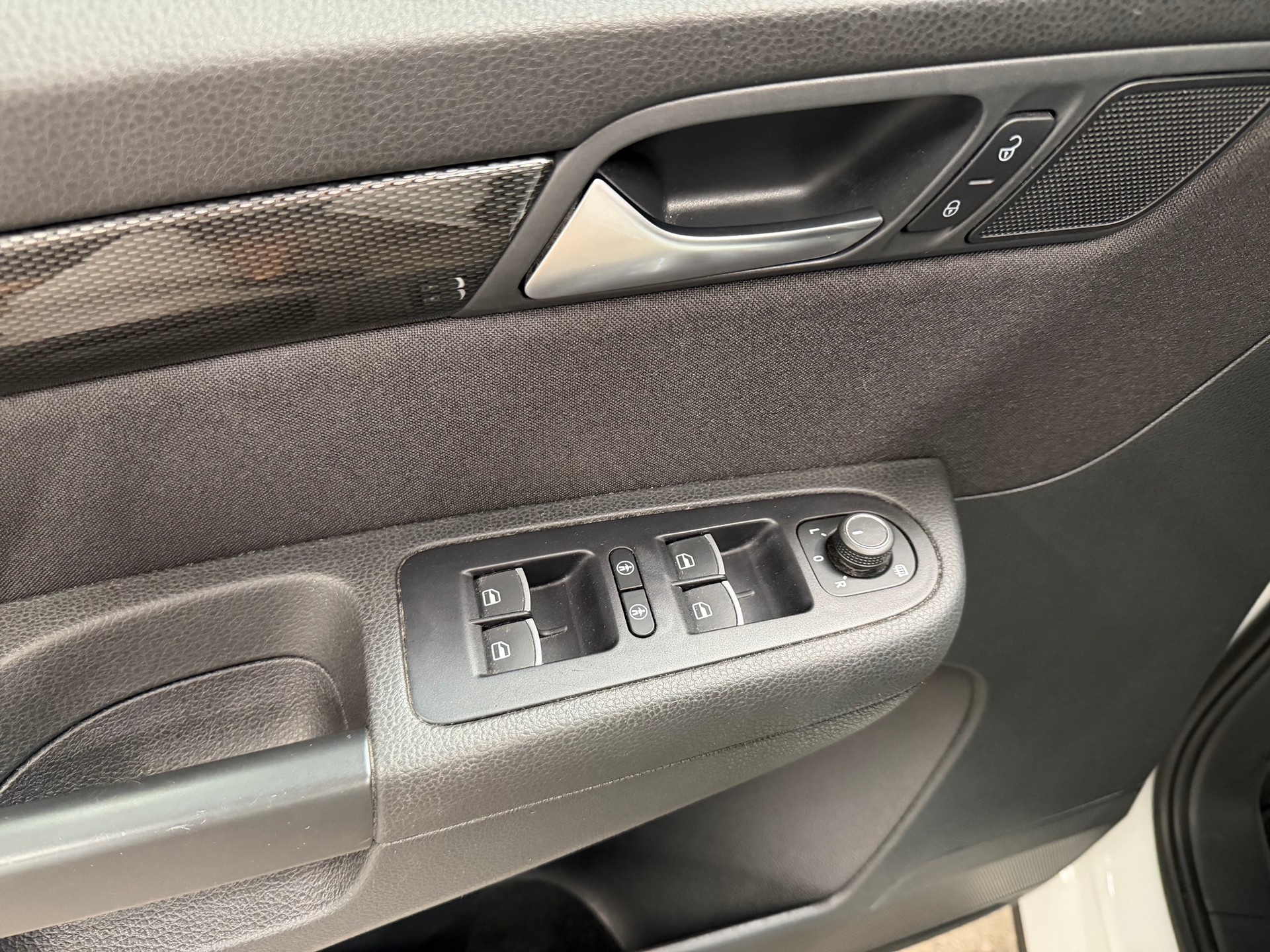 SEAT Alhambra 2.0 TDI Style Advanced DSG 7Plätze-image-25