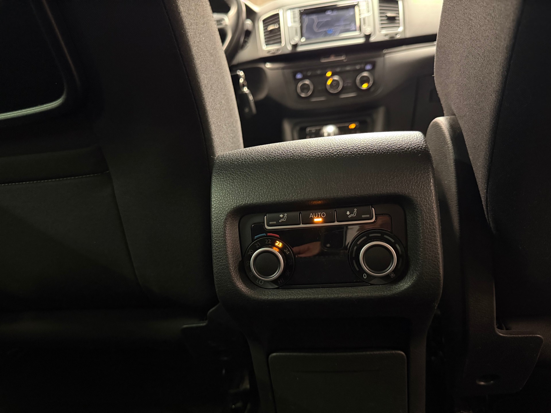 SEAT Alhambra 2.0 TDI Style Advanced DSG 7Plätze-image-24