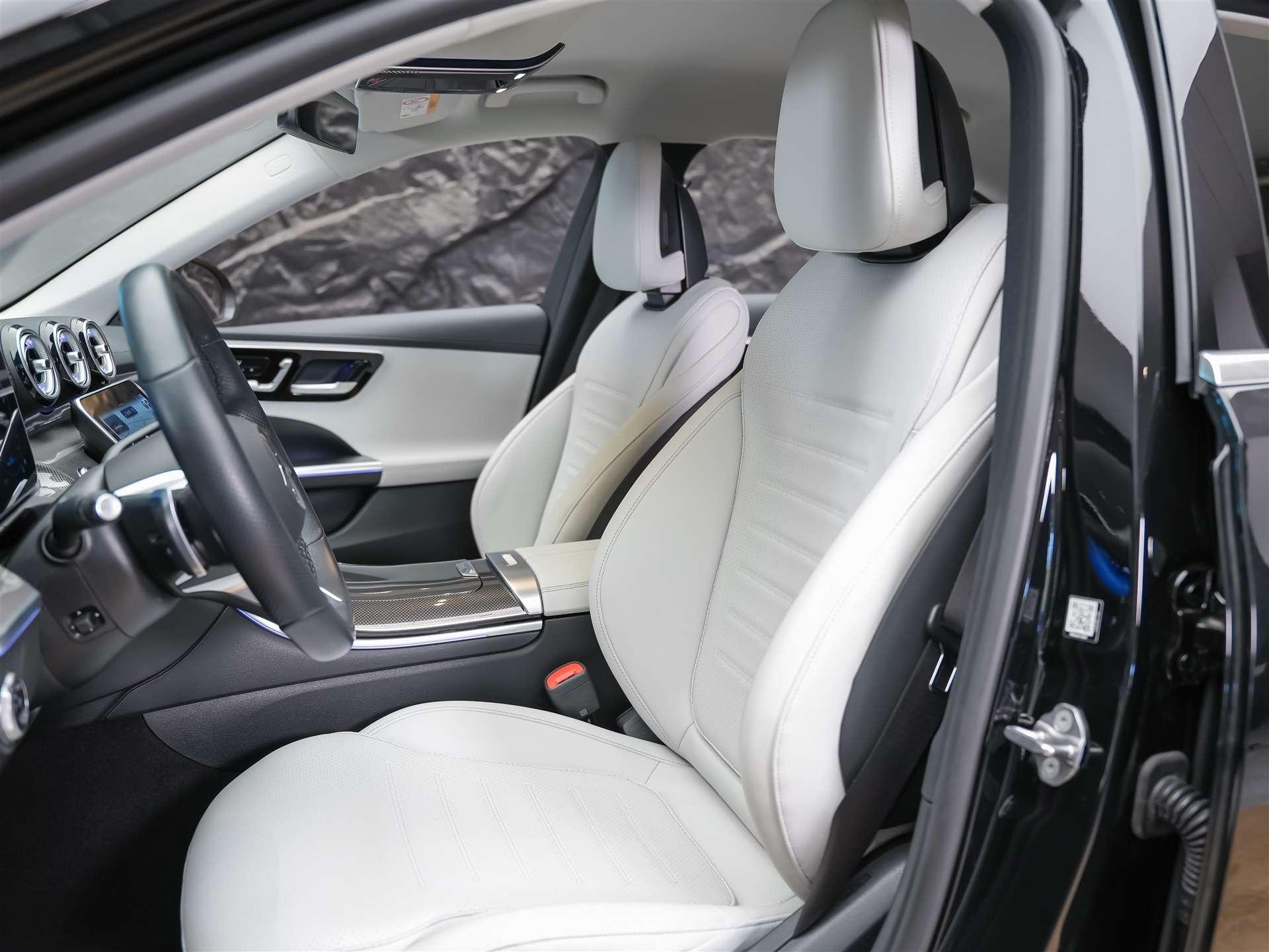 MERCEDES-BENZ C 300 AMG Line 4matic *20" Felgen*Abstandsregler*Standheizung*-image-9