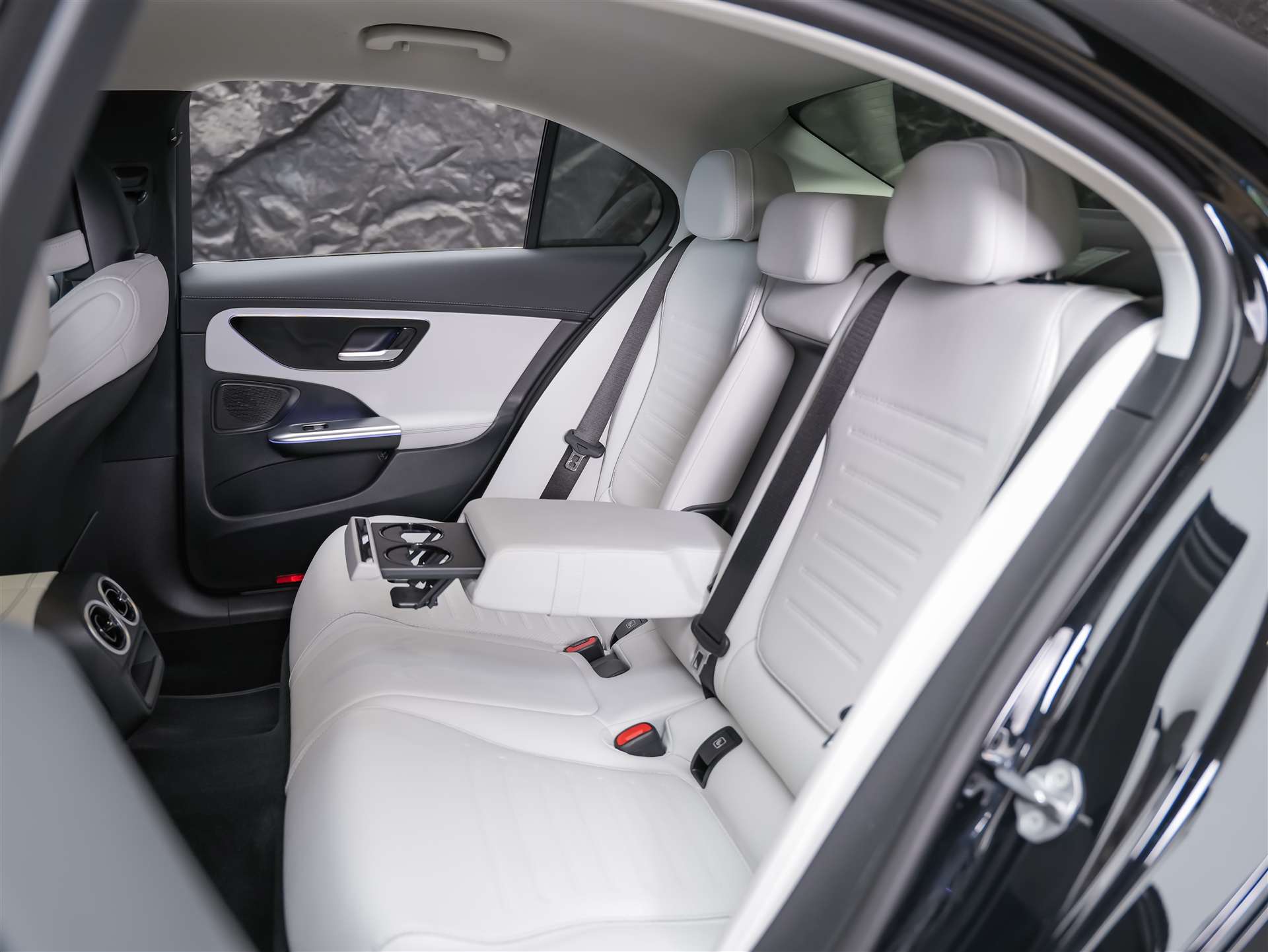 MERCEDES-BENZ C 300 AMG Line 4matic *20" Felgen*Abstandsregler*Standheizung*-image-13