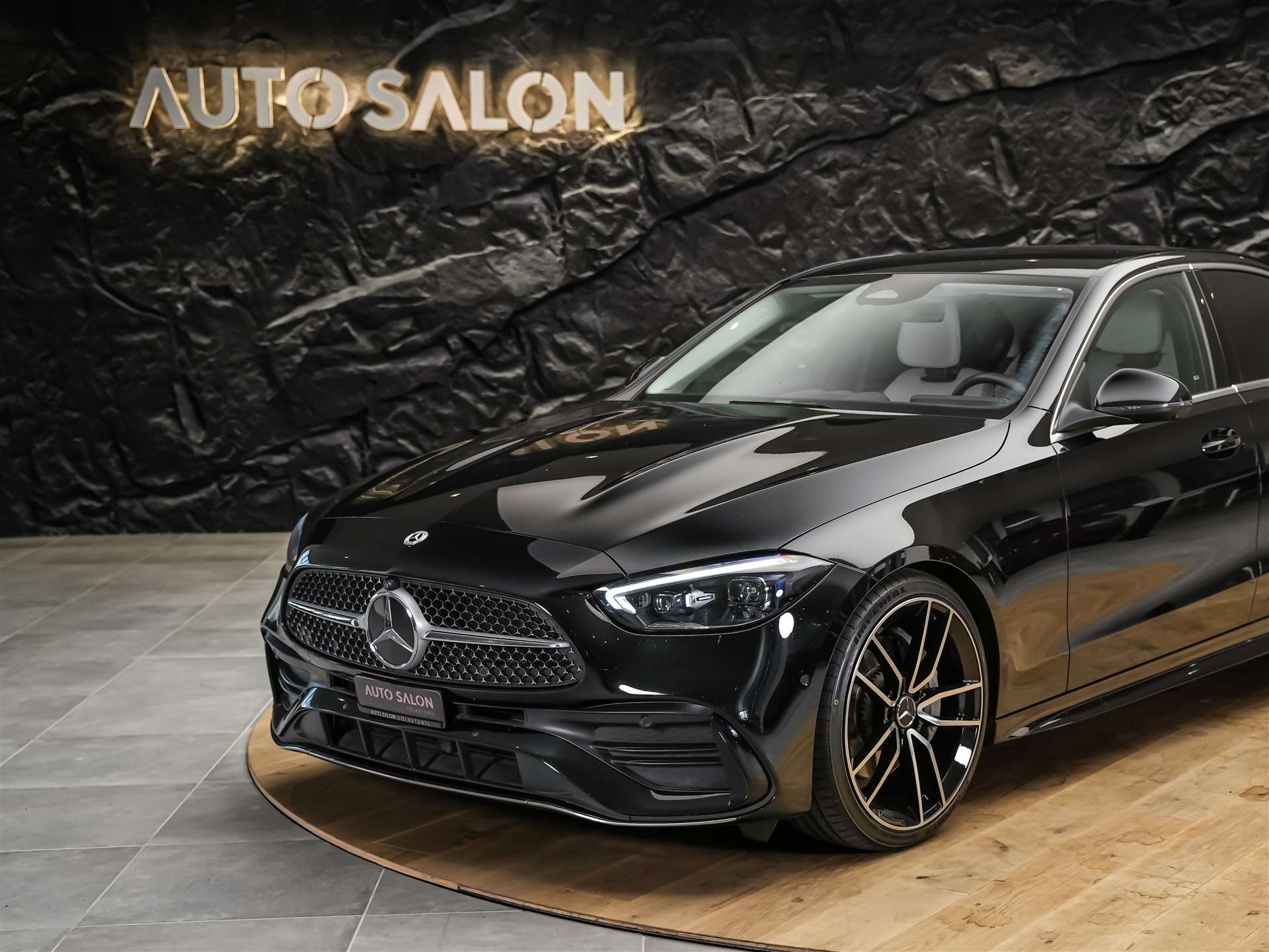 MERCEDES-BENZ C 300 AMG Line 4matic *20" Felgen*Abstandsregler*Standheizung*-image-14
