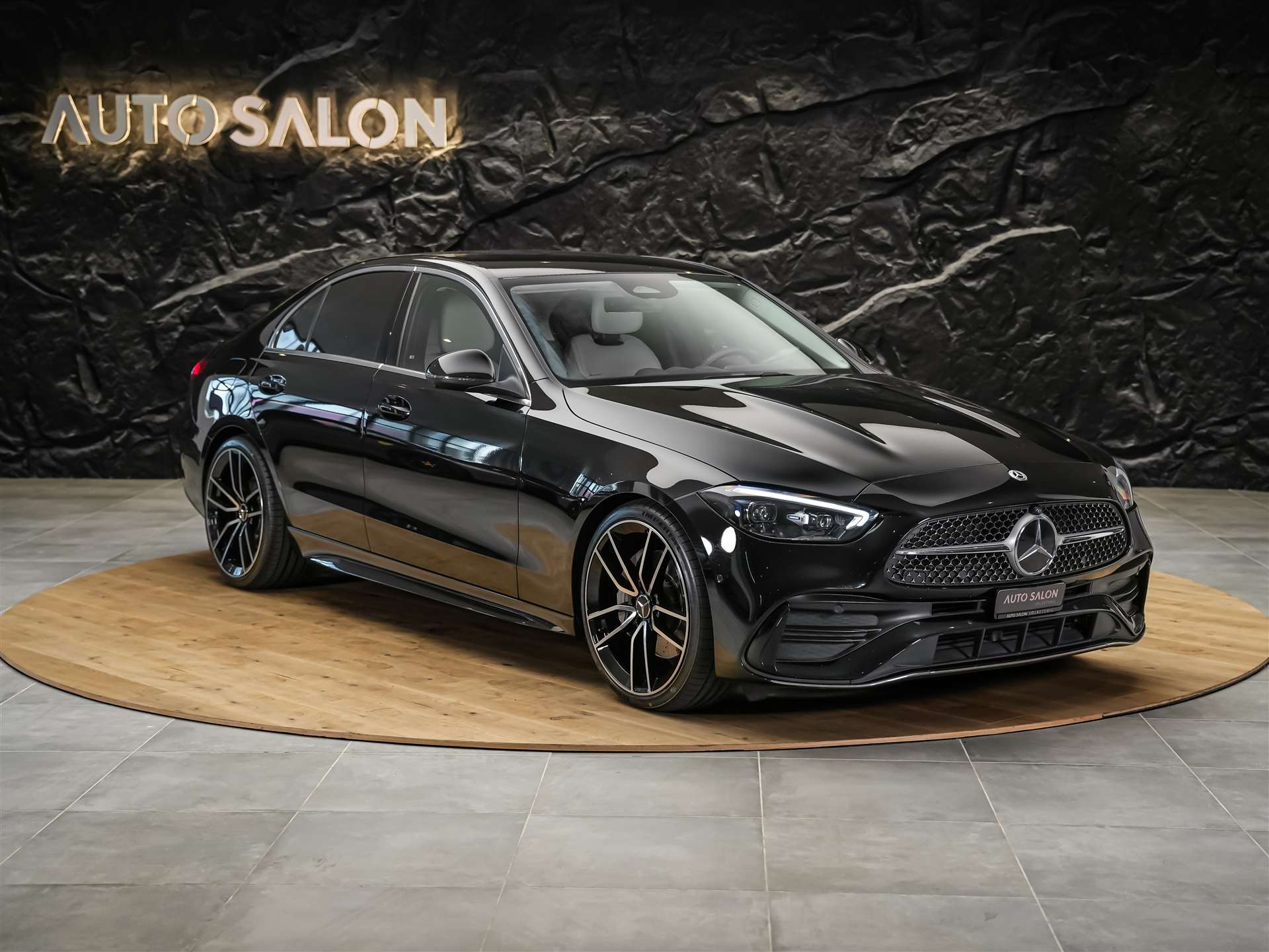 MERCEDES-BENZ C 300 AMG Line 4matic *20" Felgen*Abstandsregler*Standheizung*-image-6