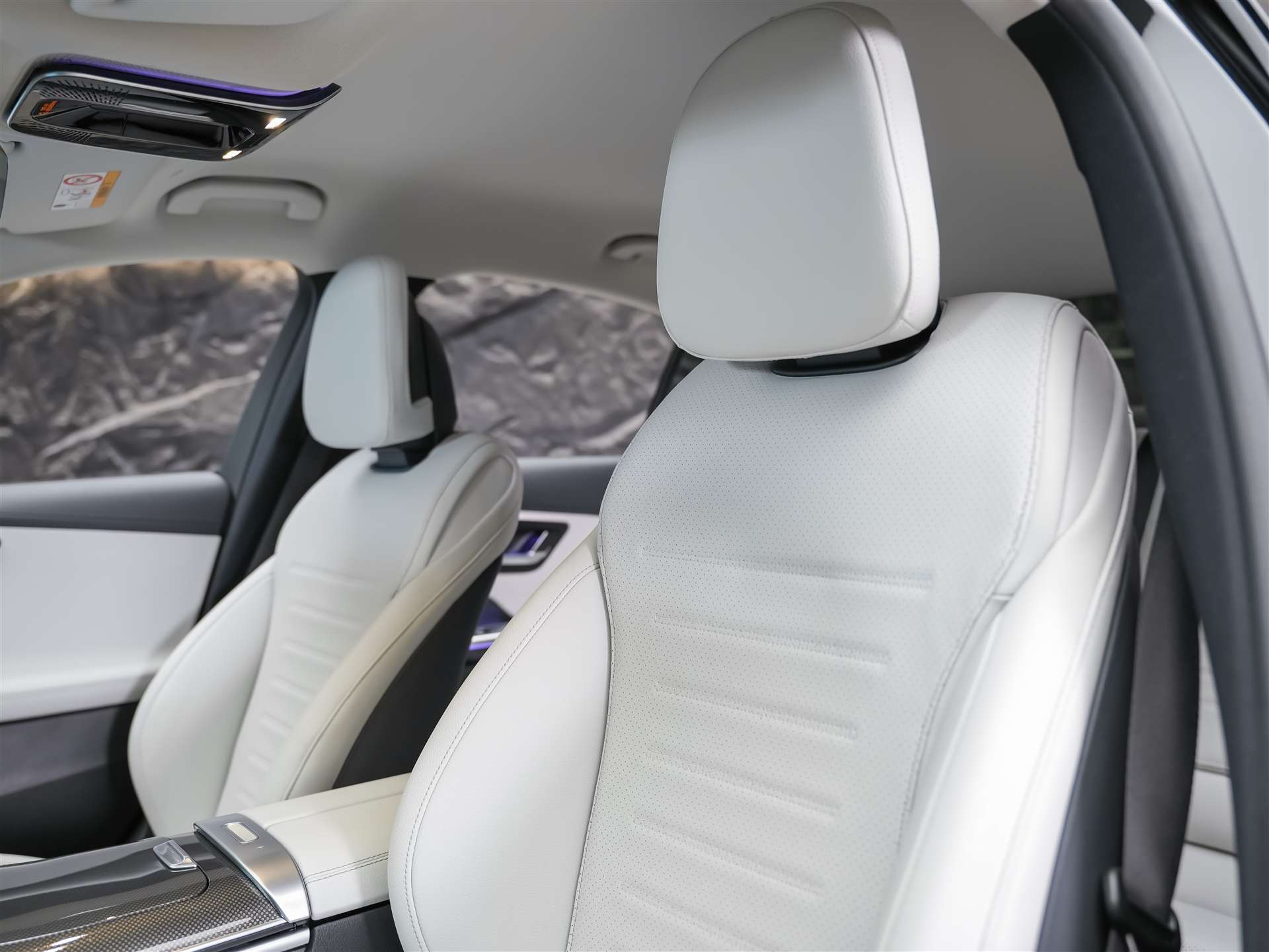 MERCEDES-BENZ C 300 AMG Line 4matic *20" Felgen*Abstandsregler*Standheizung*-image-10