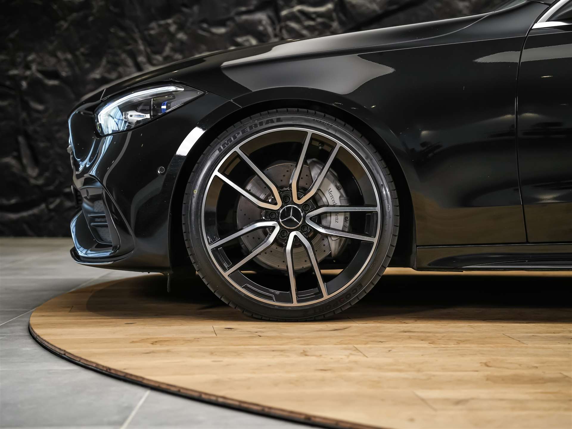 MERCEDES-BENZ C 300 AMG Line 4matic *20" Felgen*Abstandsregler*Standheizung*-image-16
