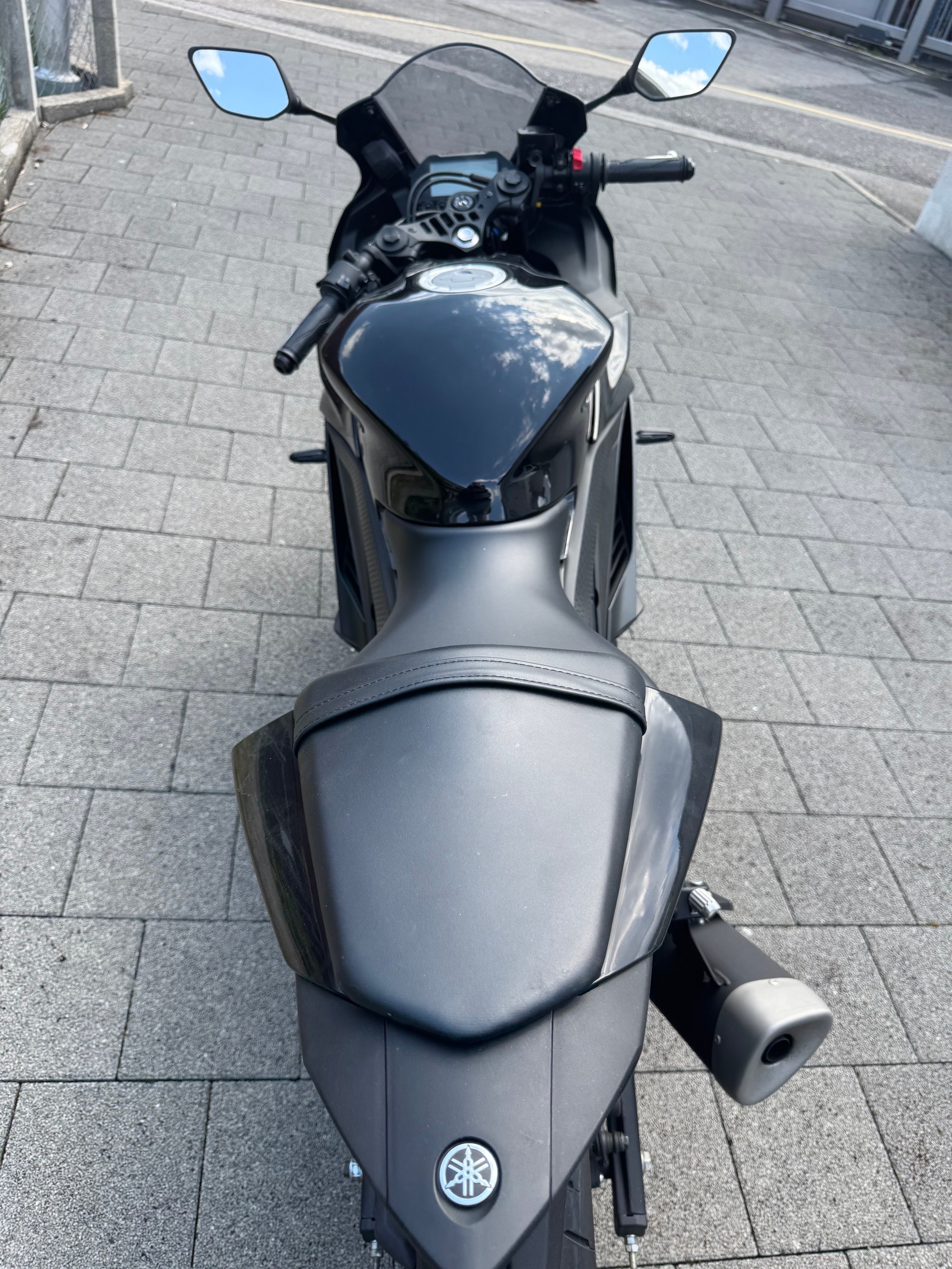 YAMAHA YZF-R3-image-3