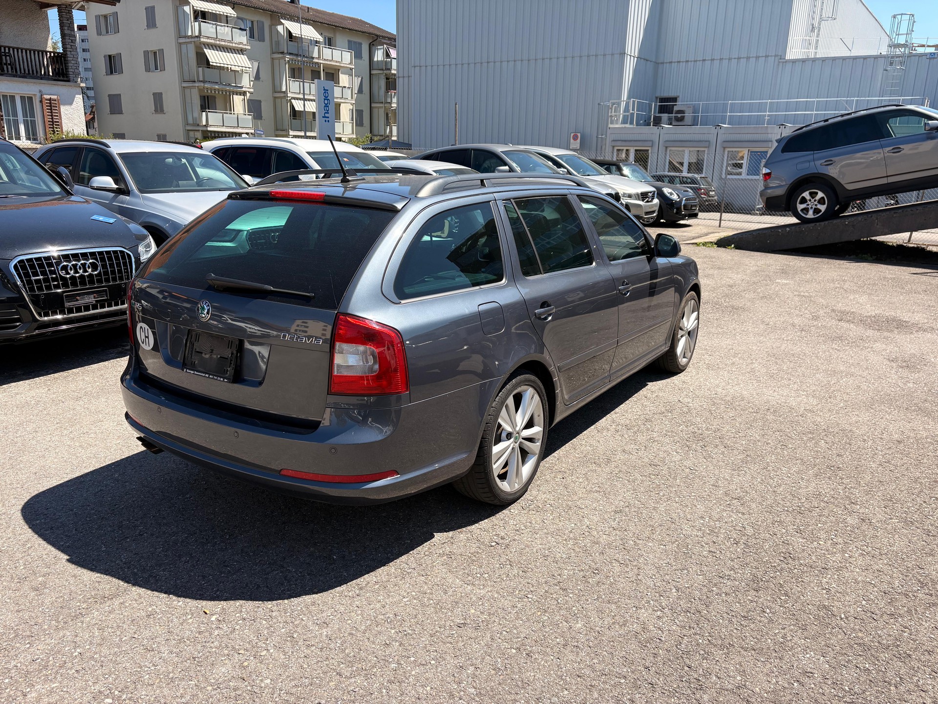 SKODA Octavia Combi 2.0 TSI RS-image-3