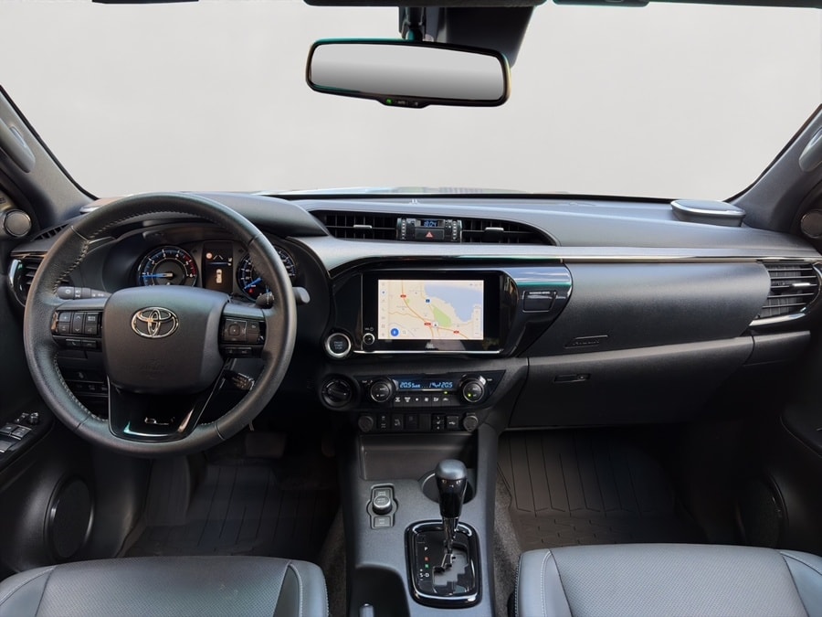TOYOTA Hilux 2.8D-4D MHEV Invincible Double Cab 4x4 A-image-8