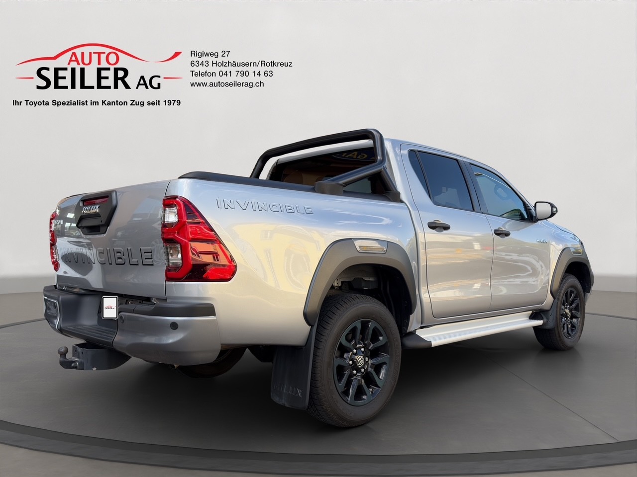TOYOTA Hilux 2.8D-4D MHEV Invincible Double Cab 4x4 A-showroom-element-2