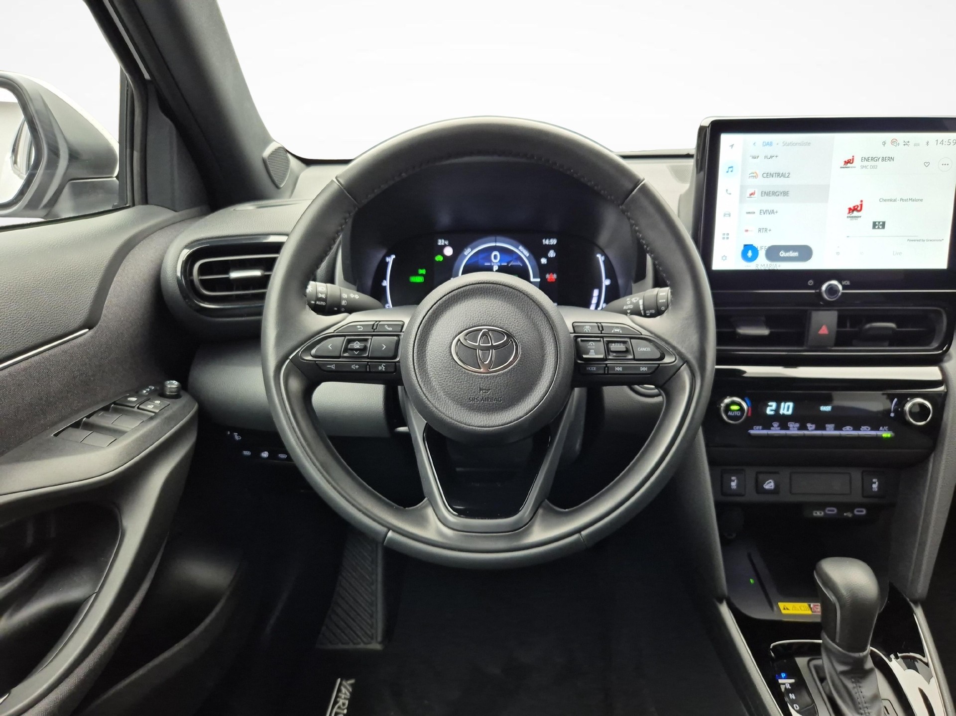 TOYOTA Yaris Cross 1.5 VVT-i HSD Trend AWD-i-image-9