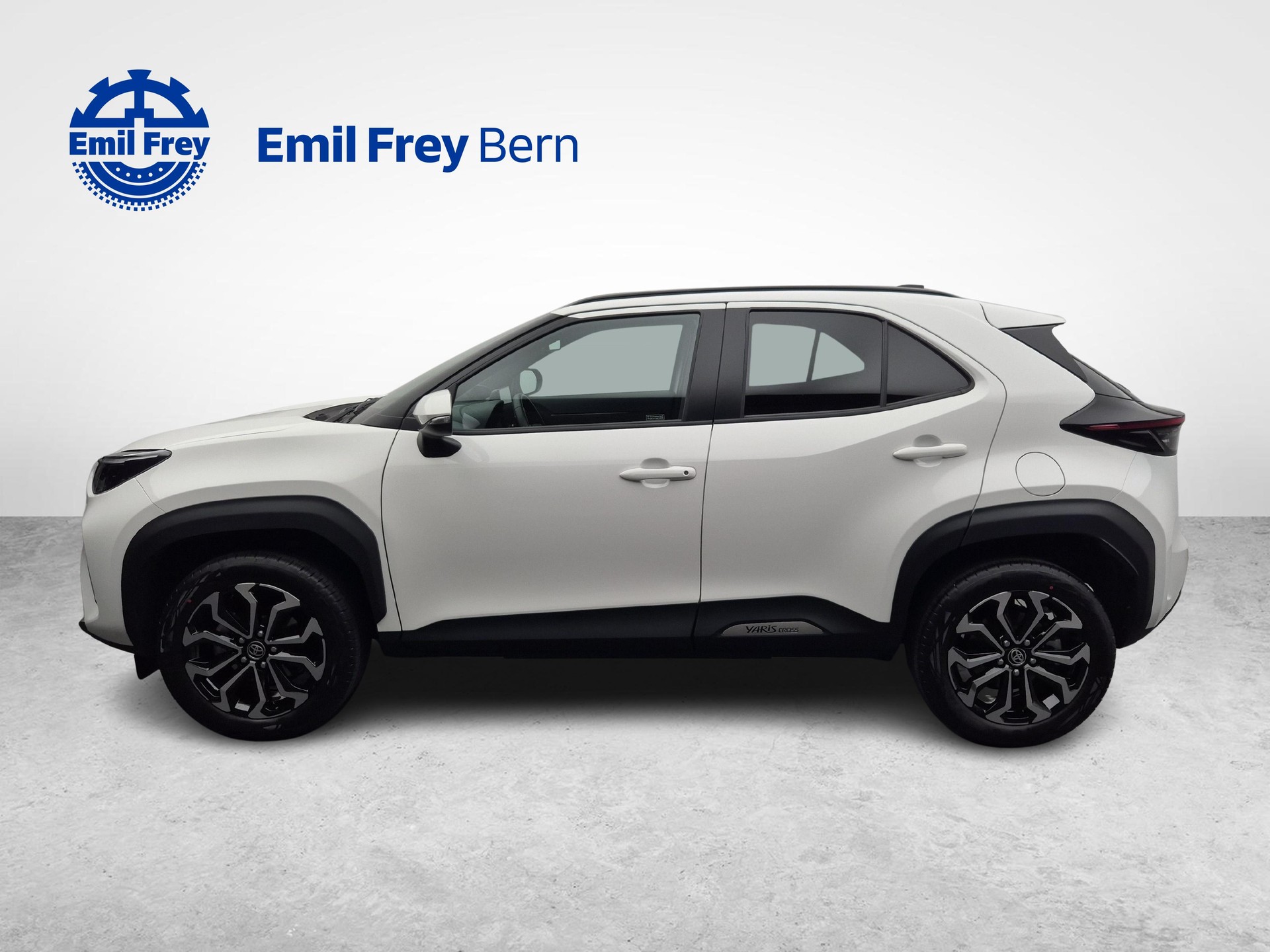 TOYOTA Yaris Cross 1.5 VVT-i HSD Trend AWD-i-showroom-element-1