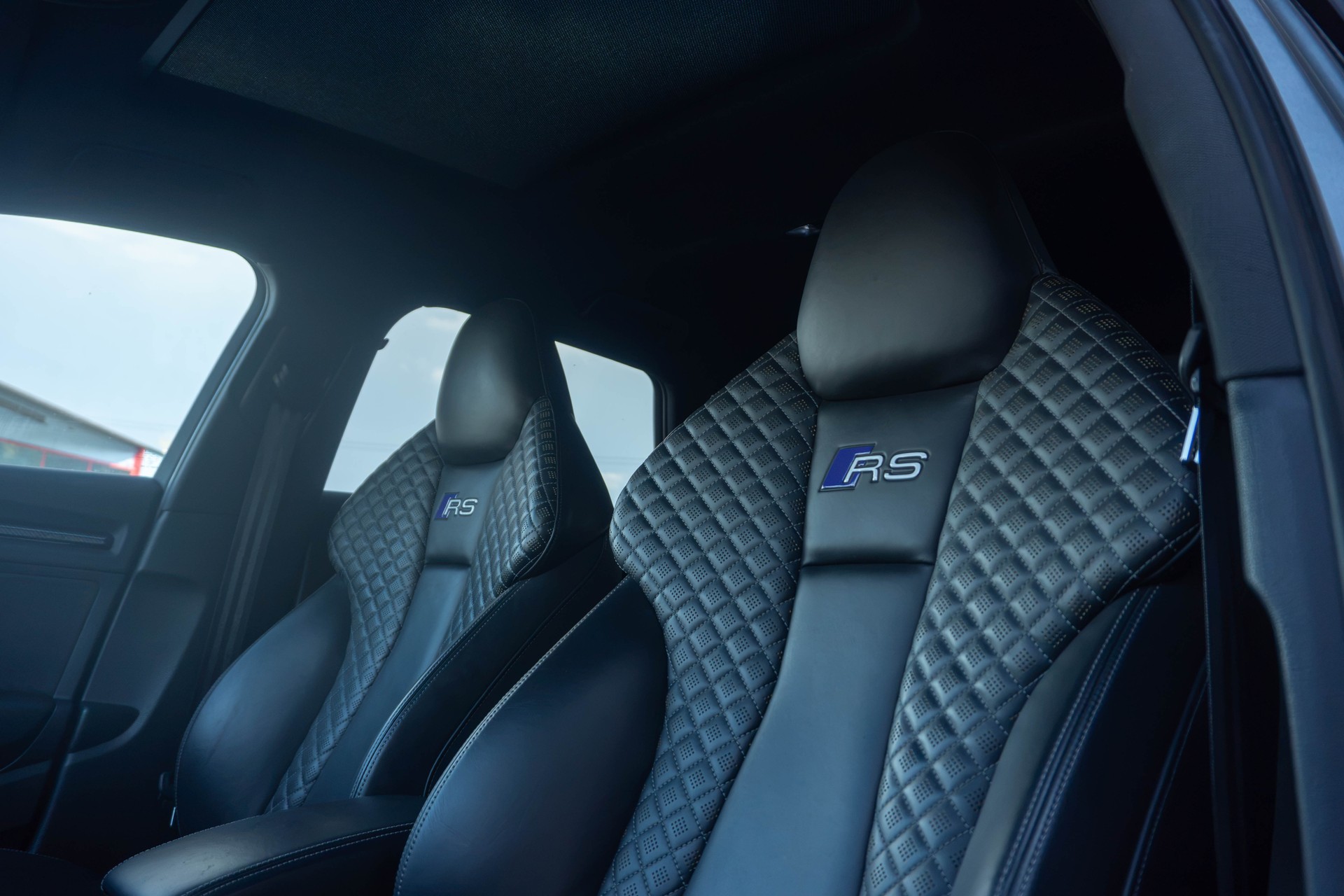 AUDI RS3 Sportback 2.5 TSI quattro S-tronic-image-11