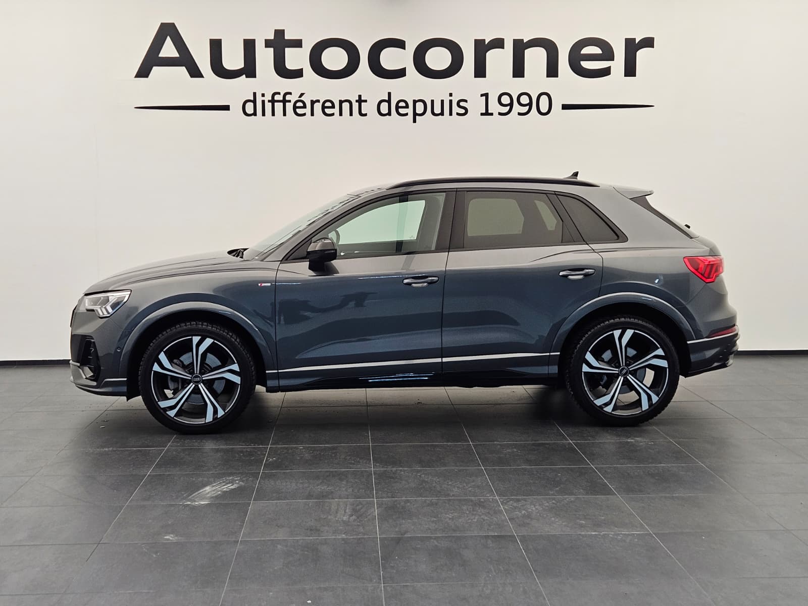 AUDI Q3 45 TFSI S line quattro S-tronic-showroom-element-1