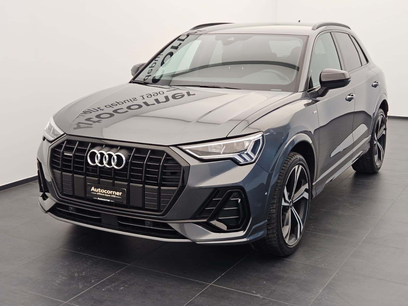 AUDI Q3 45 TFSI S line quattro S-tronic-showroom-element-2
