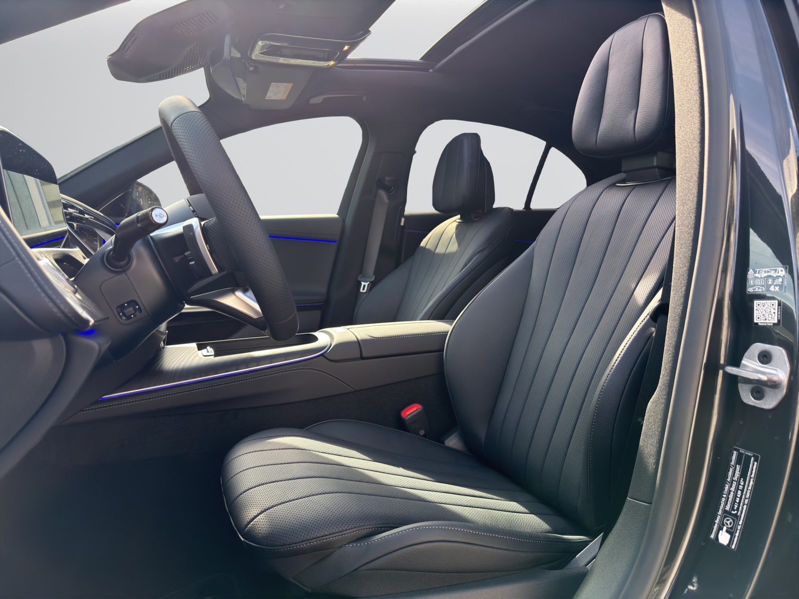 MERCEDES-BENZ E 400 e 4Matic 9G-Tronic-image-6