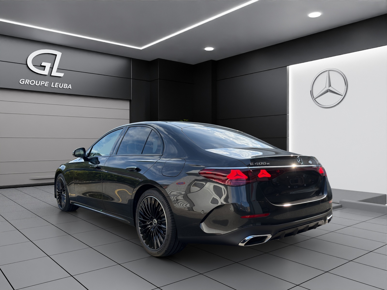 MERCEDES-BENZ E 400 e 4Matic 9G-Tronic-showroom-element-2