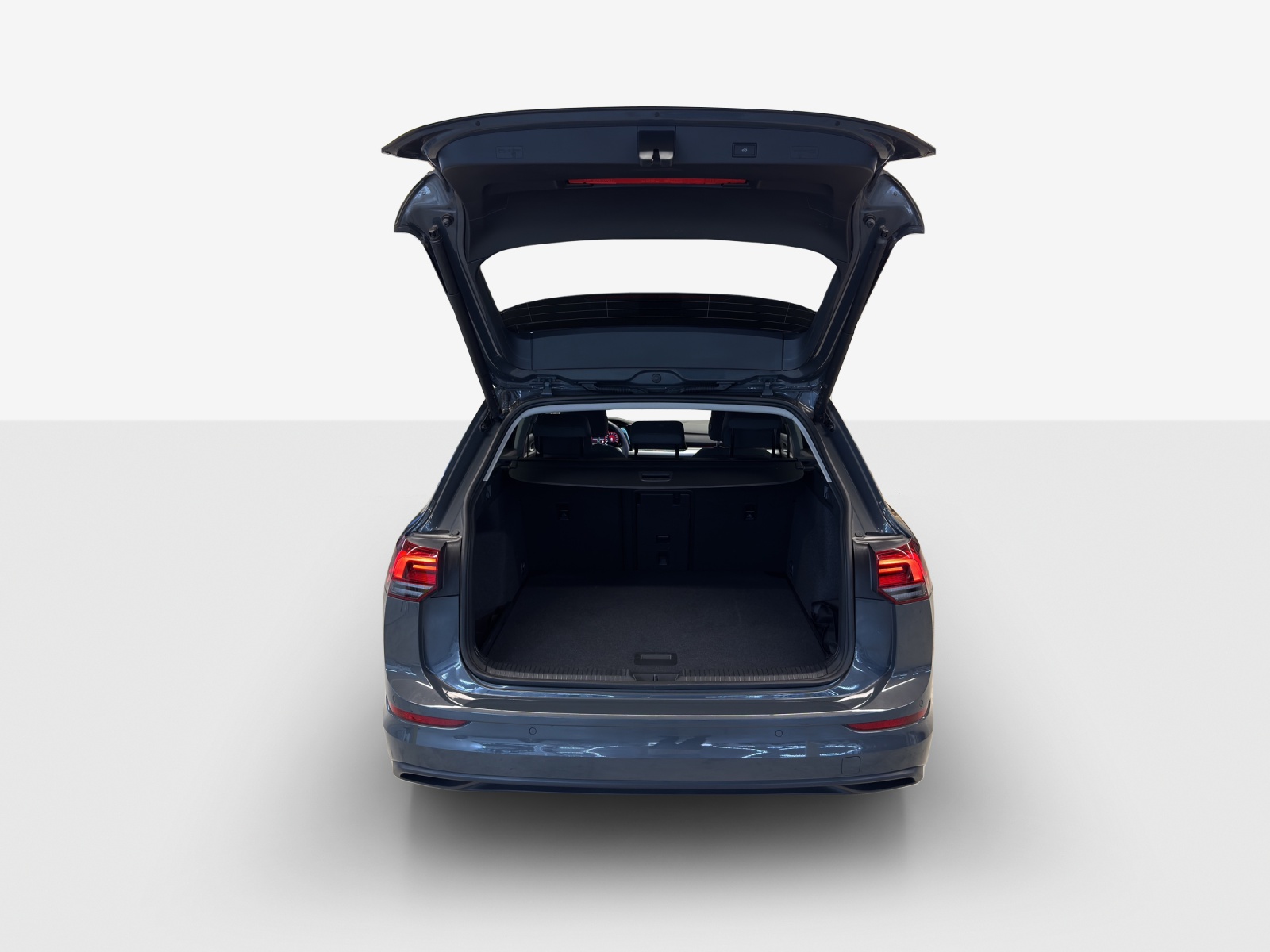 VW Golf Variant 1.5 eTSI mHEV Life-image-12