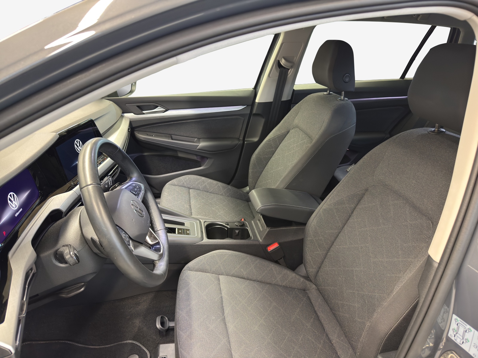VW Golf Variant 1.5 eTSI mHEV Life-image-7