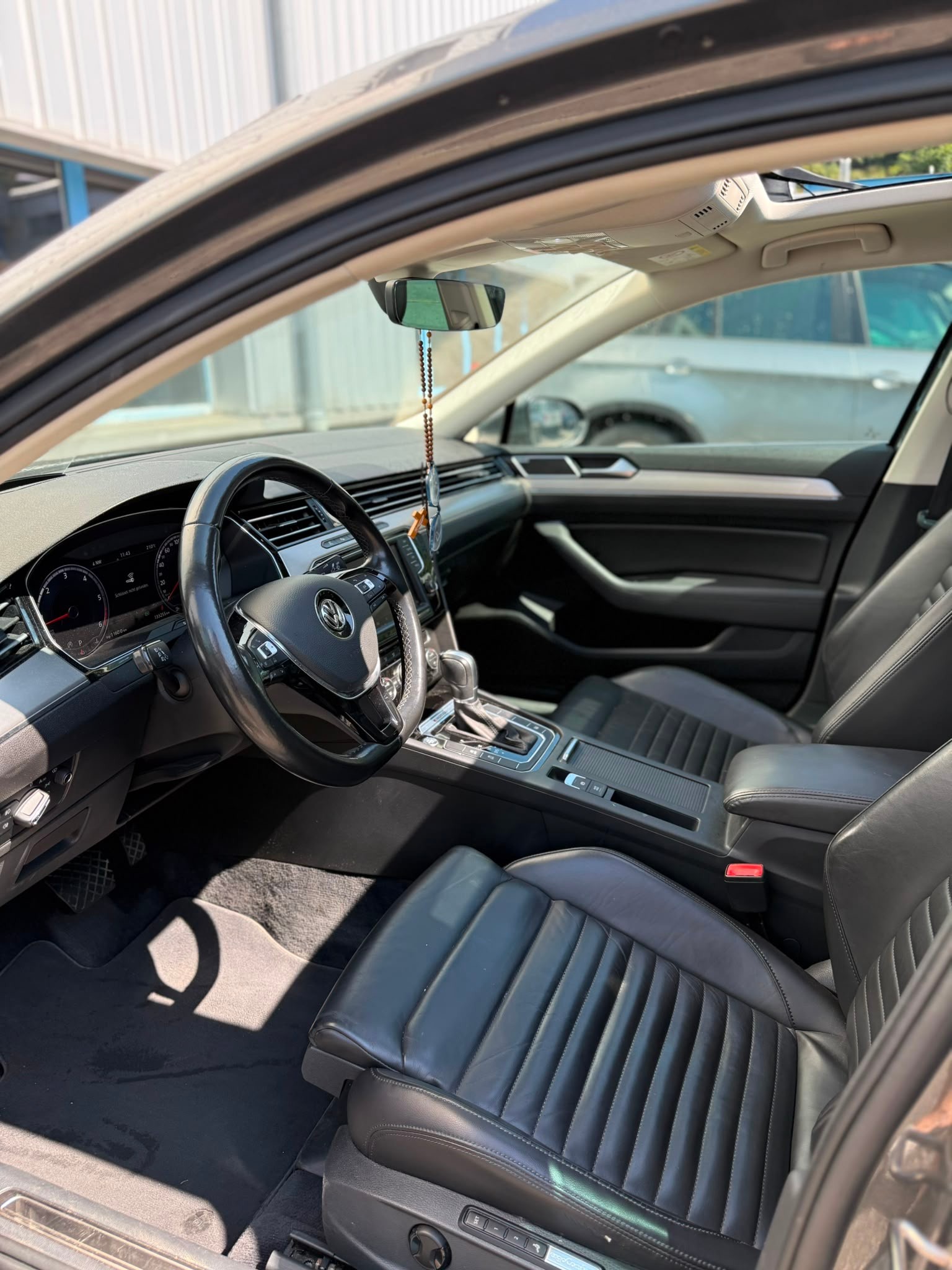 VW Passat 2.0 TDI BMT Highline DSG 4Motion-showroom-element-3