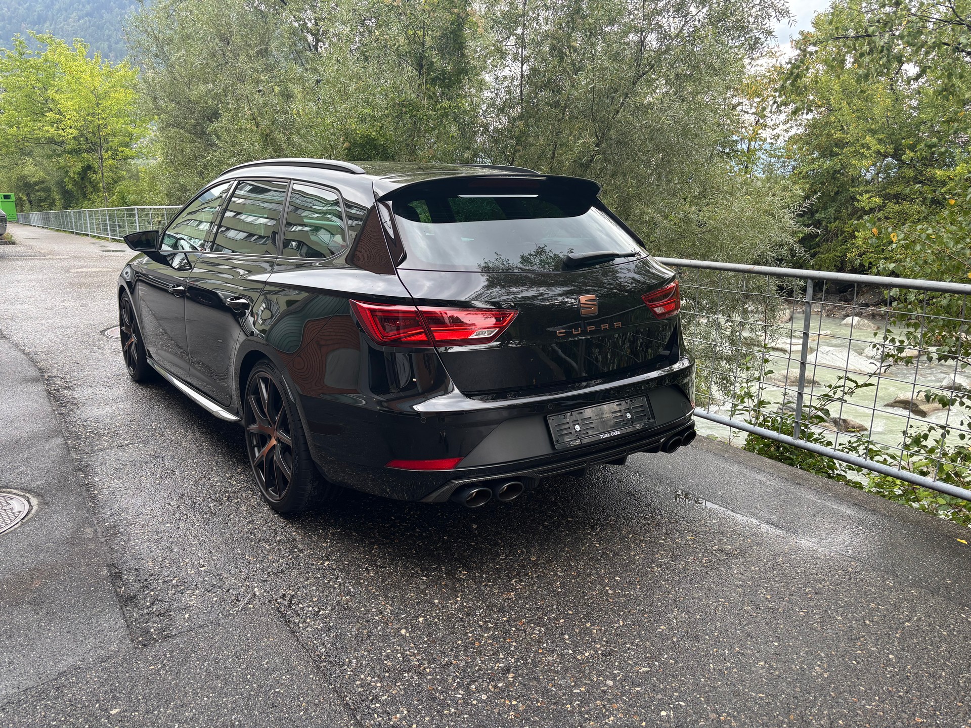 SEAT Leon ST 2.0 TSI Cupra R 300 4 Drive DSG-showroom-element-3