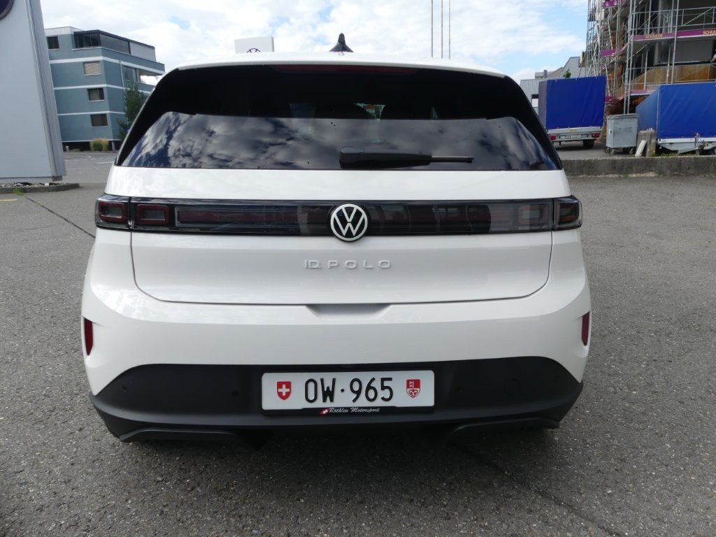 VW ID.Polo 52 kWh Life Edition One-showroom-element-2
