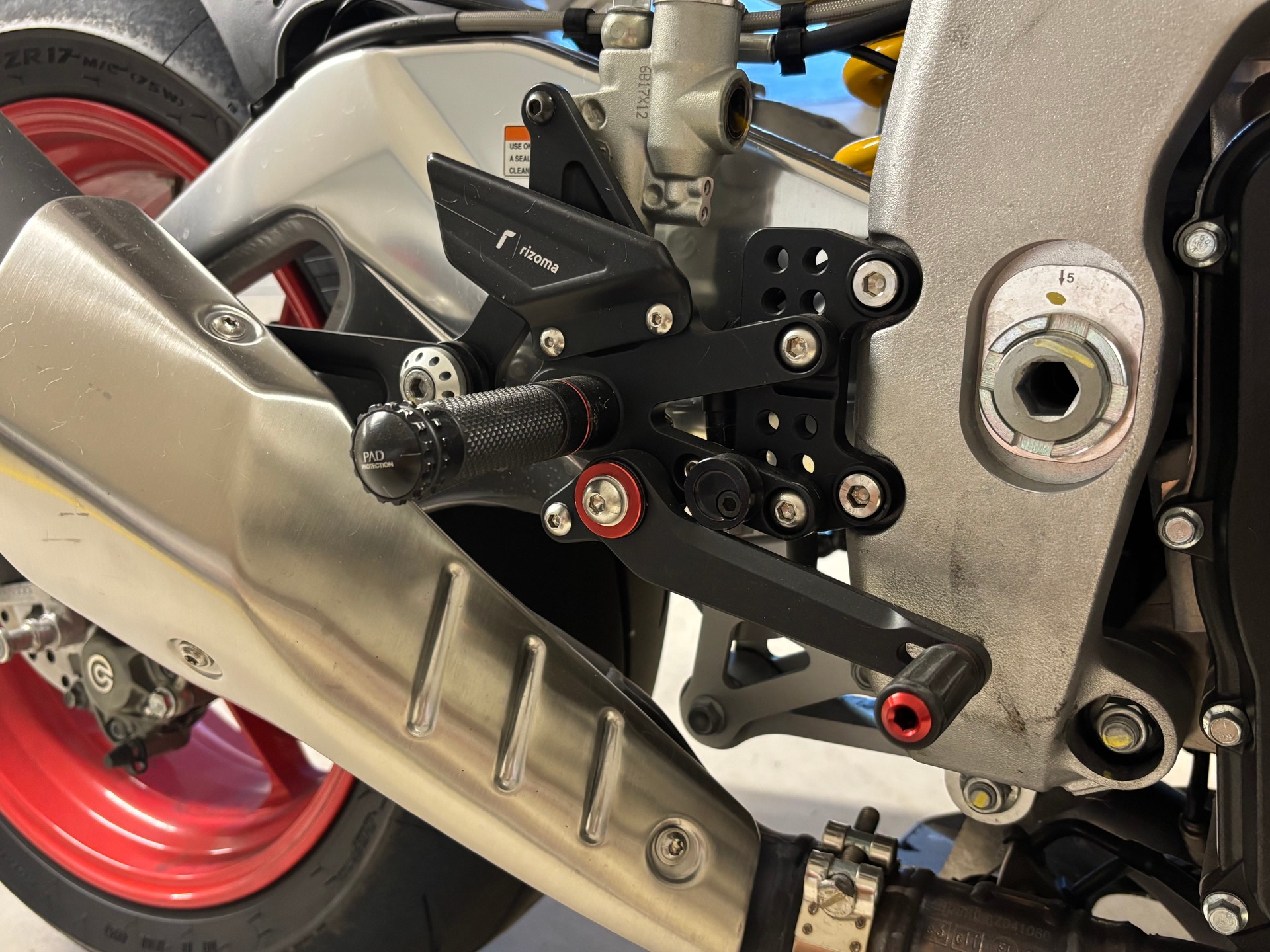 APRILIA RSV4 RR-image-6