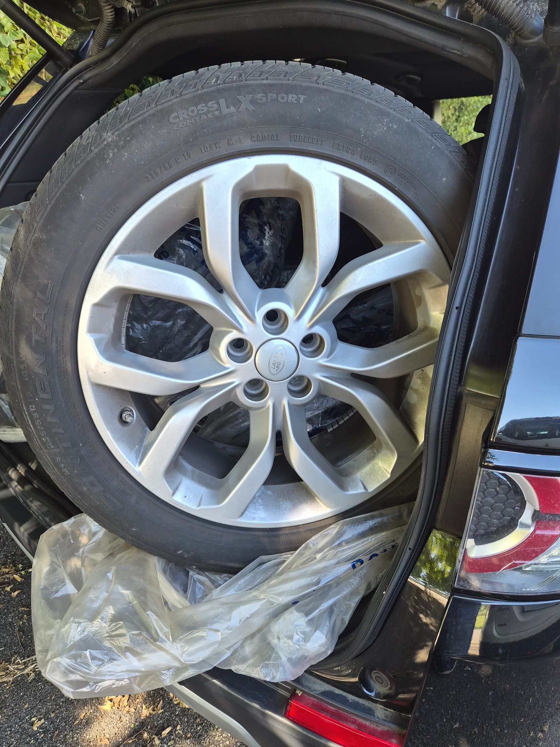LAND ROVER Discovery Sport 2.0 TD4 HSE AT9-image-11