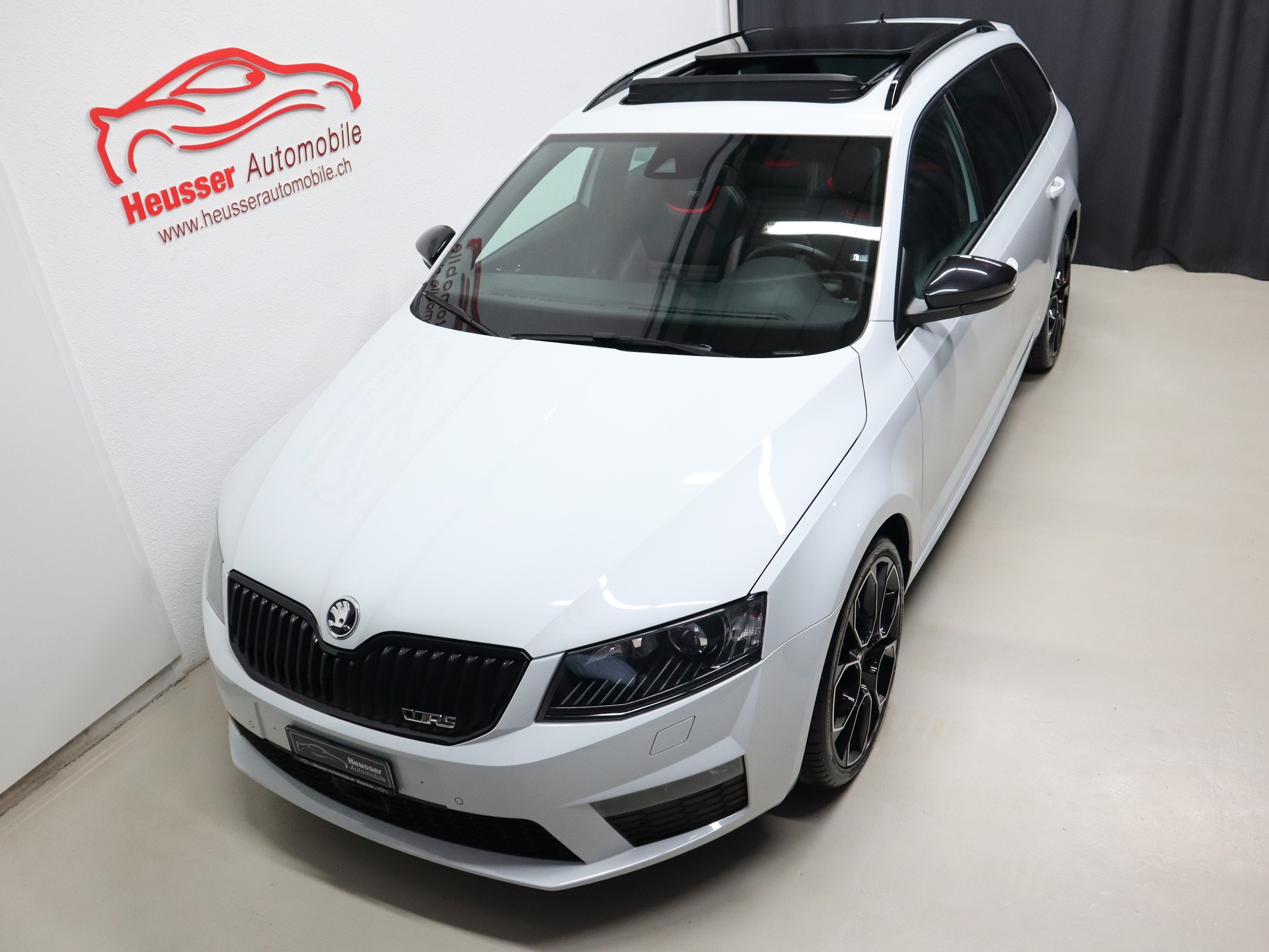 SKODA Octavia Combi 2.0 TSI RS 230 DSG - Challenge - Panorama - Leder - DAB+ - Kamera - 230 PS-showroom-element-2