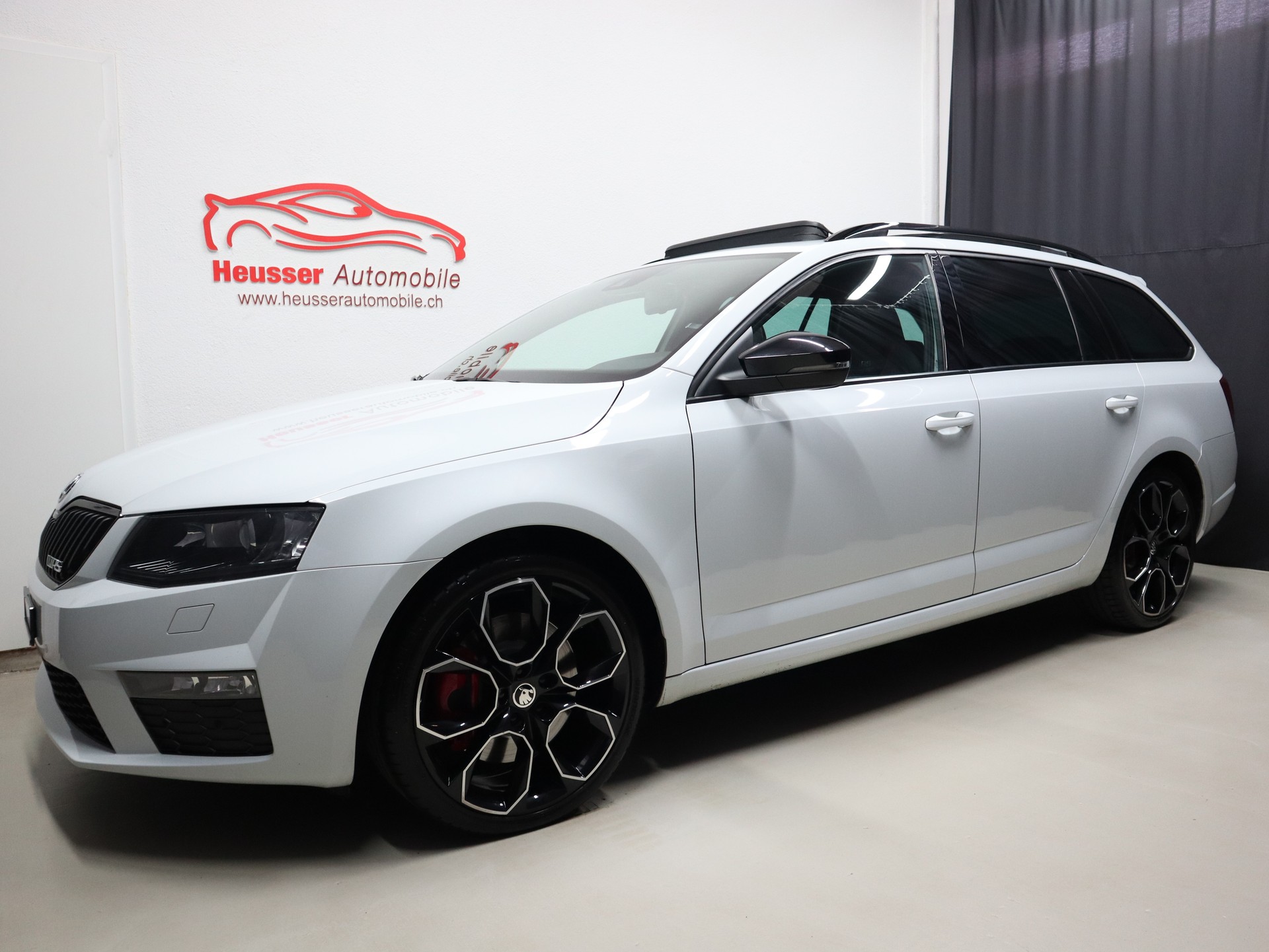 SKODA Octavia Combi 2.0 TSI RS 230 DSG - Challenge - Panorama - Leder - DAB+ - Kamera - 230 PS-showroom-element-1
