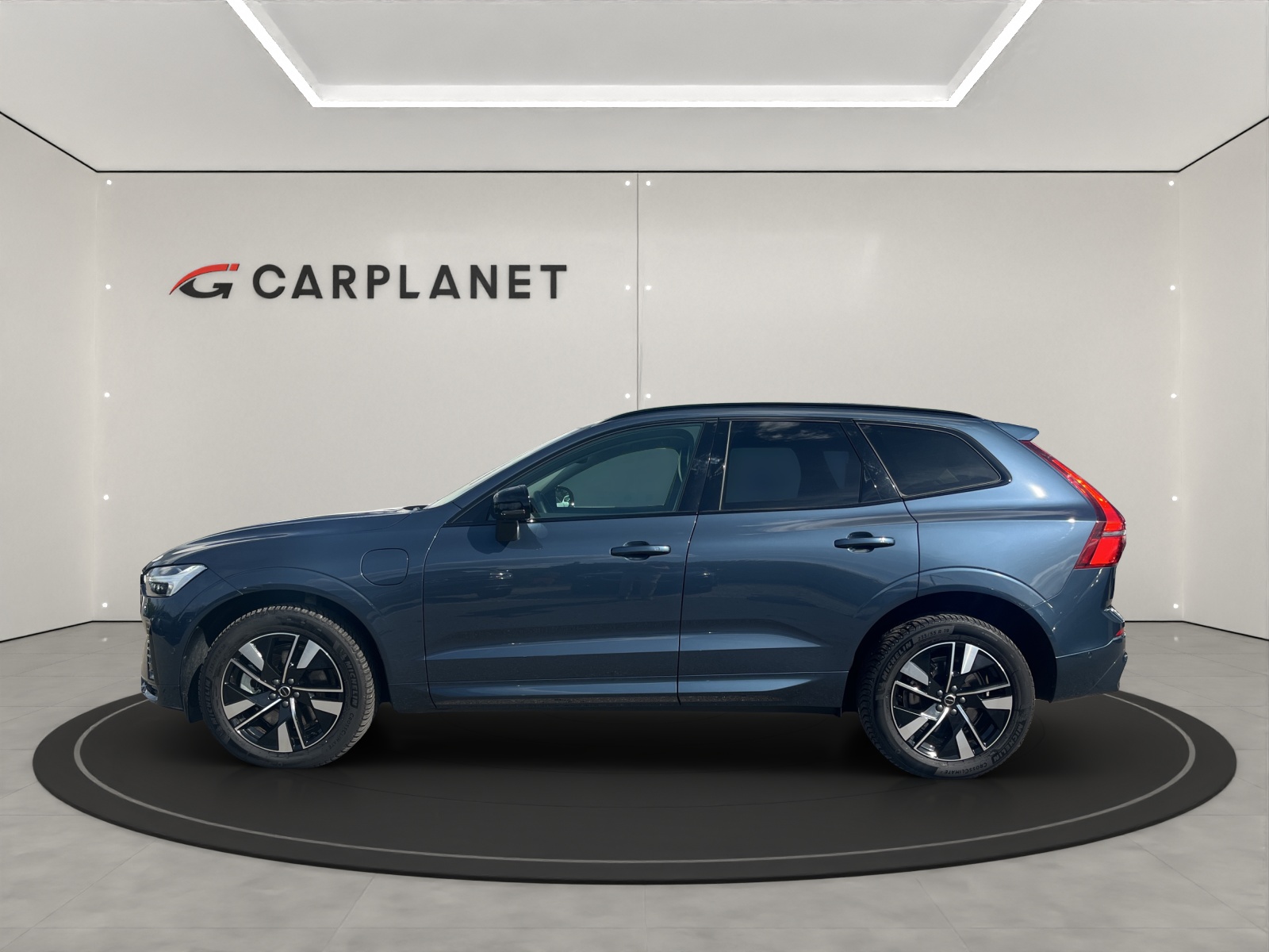 VOLVO XC60 2.0 T8 TE Plus Dark eAWD-showroom-element-1